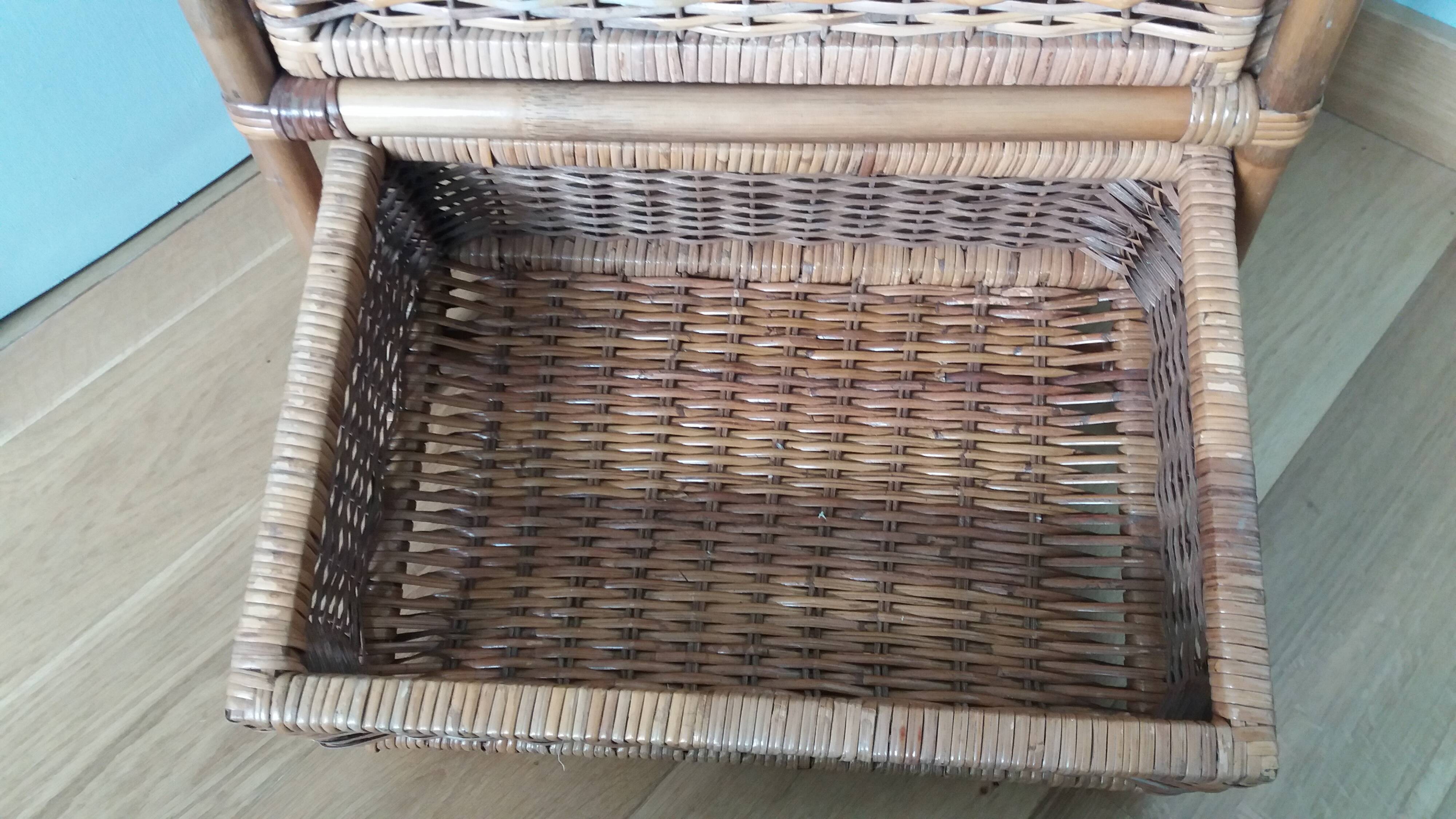 Commode chiffonnier en rotin et osier