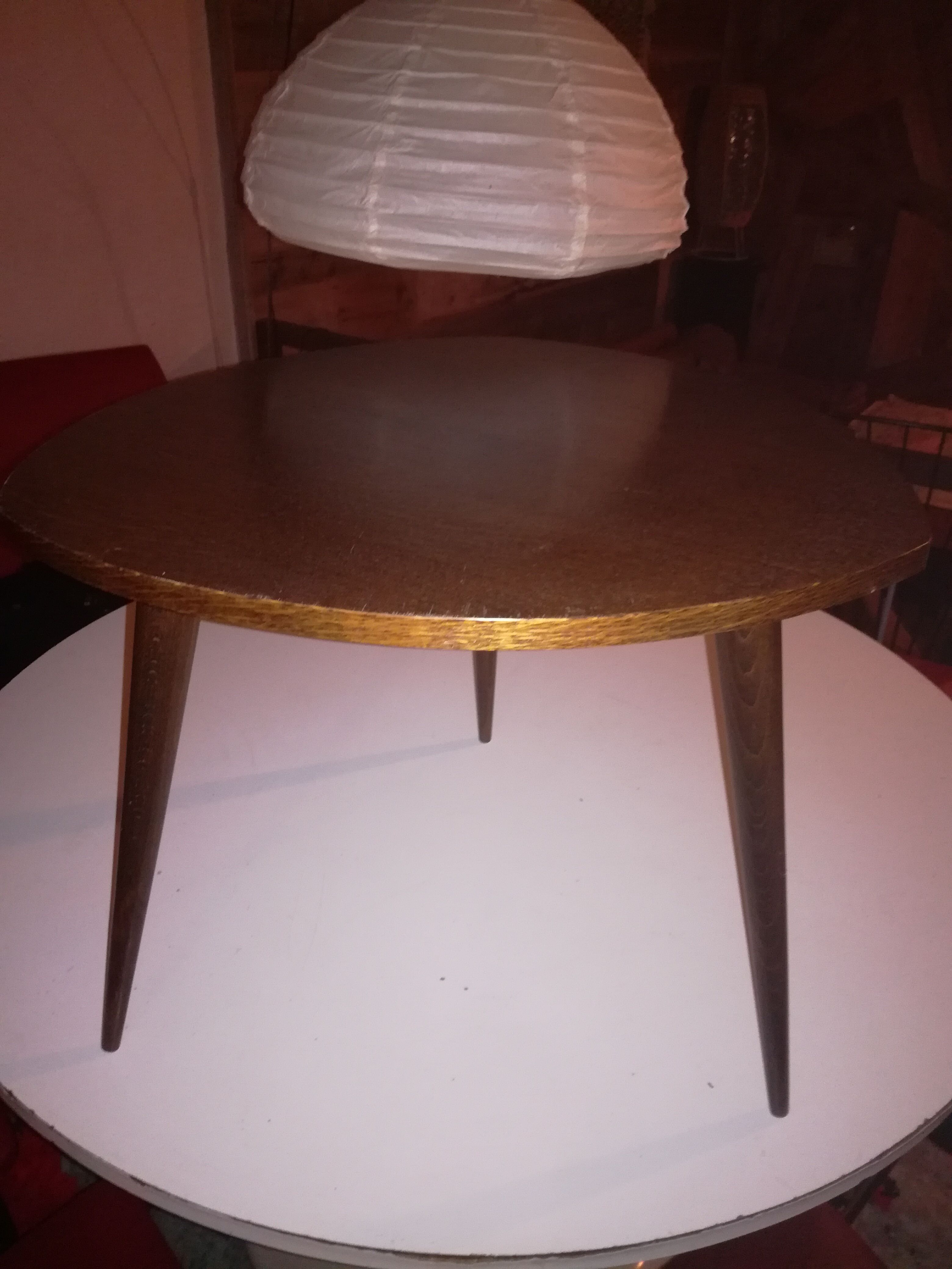 Tripod table