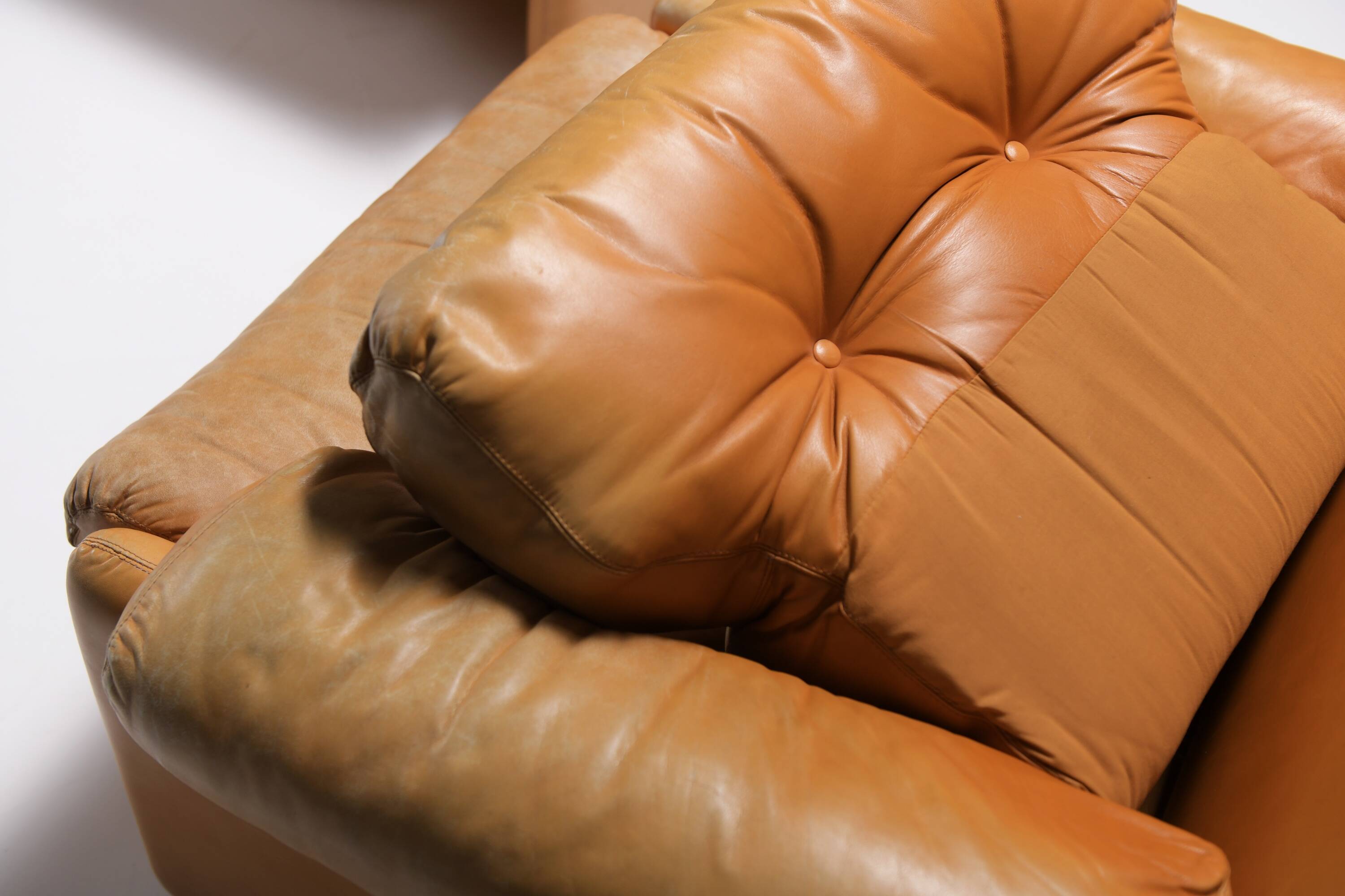 Stunning Coronado chairs in cognac leather by Afra & Tobia Scarpa - B&B Italia