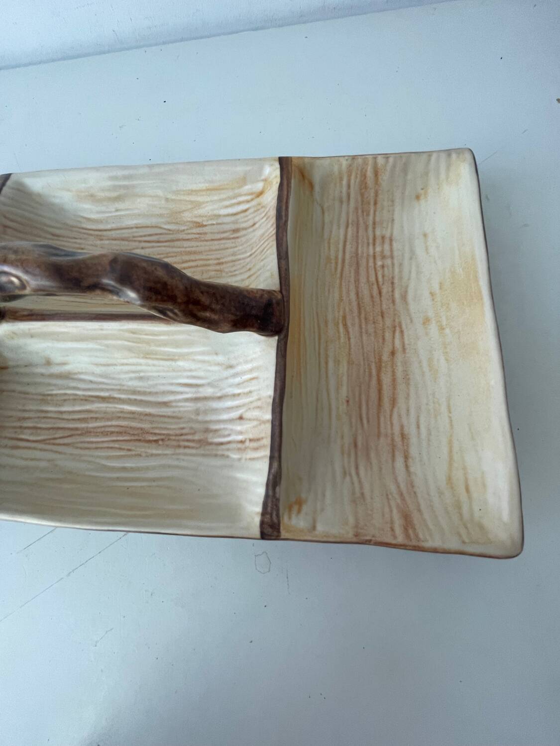 Ceramic presentation dish