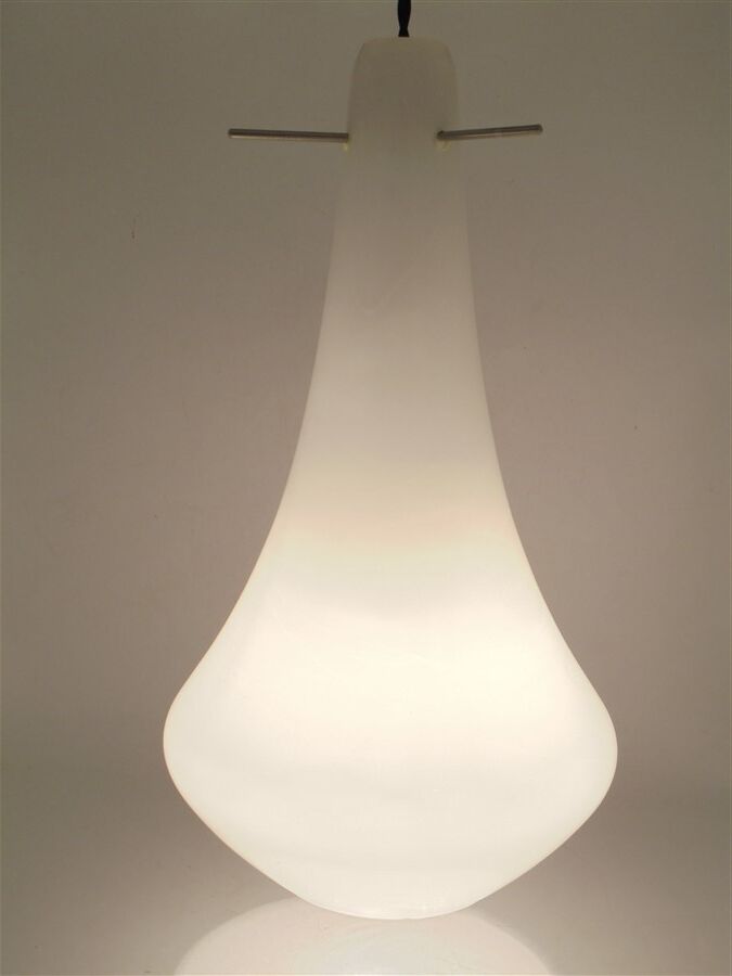 White opaline suspension