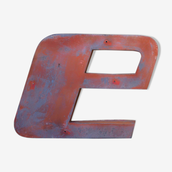 Letter to sign vintage metal 'E '.