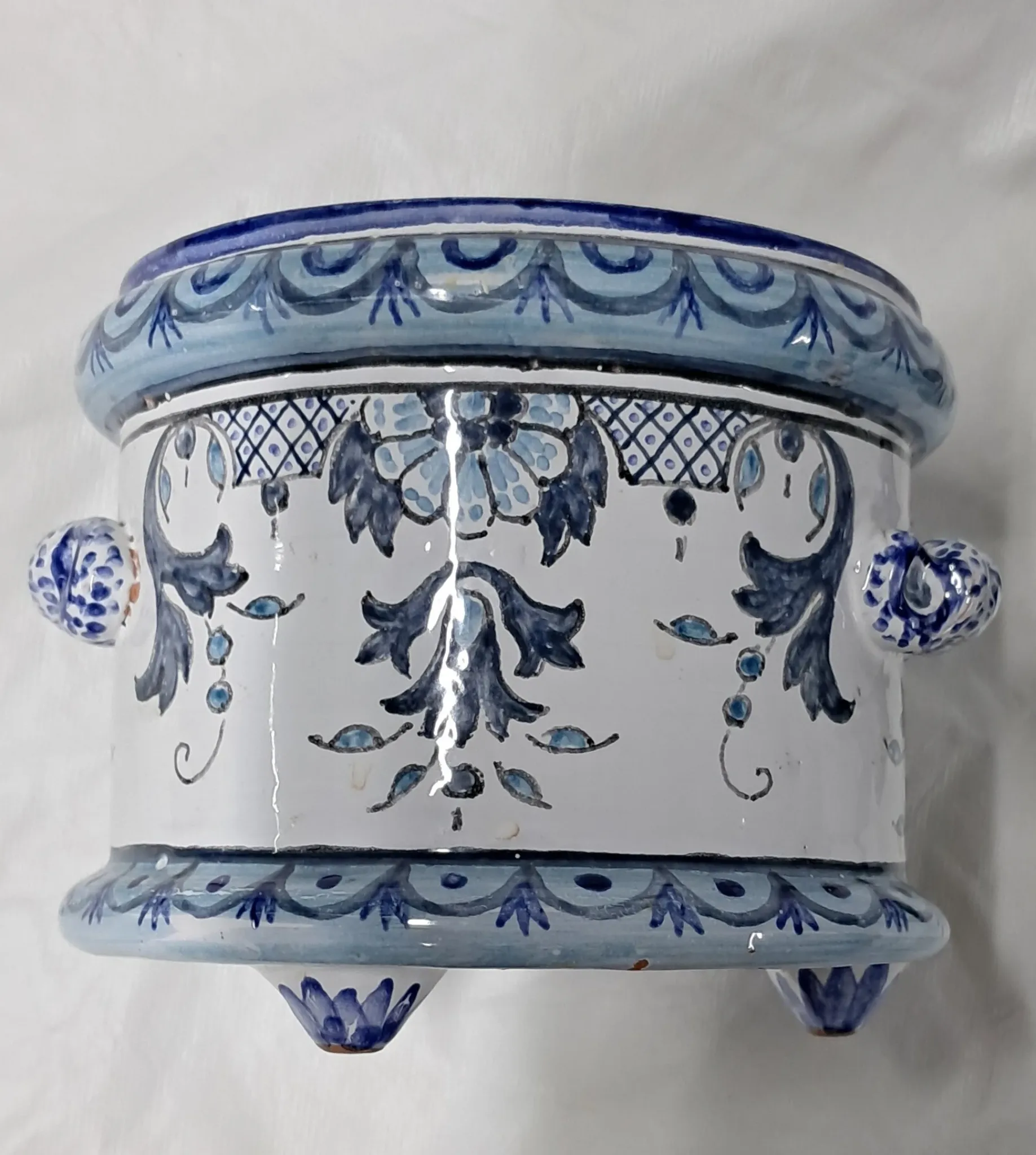 Cache-pot faïence de Nevers. XXéme
