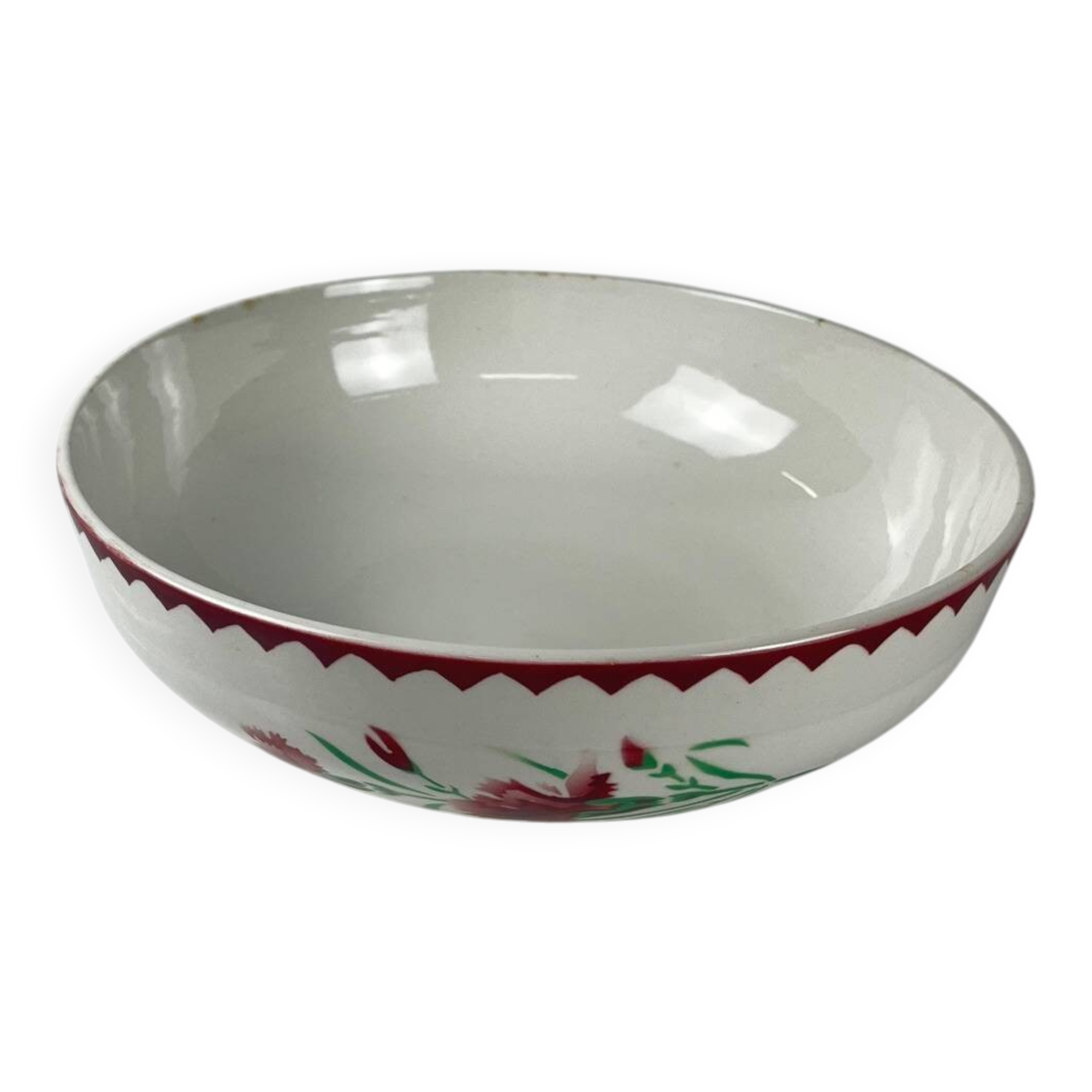 Sarreguemines "Oeillet" salad bowl, 1920-50, red
