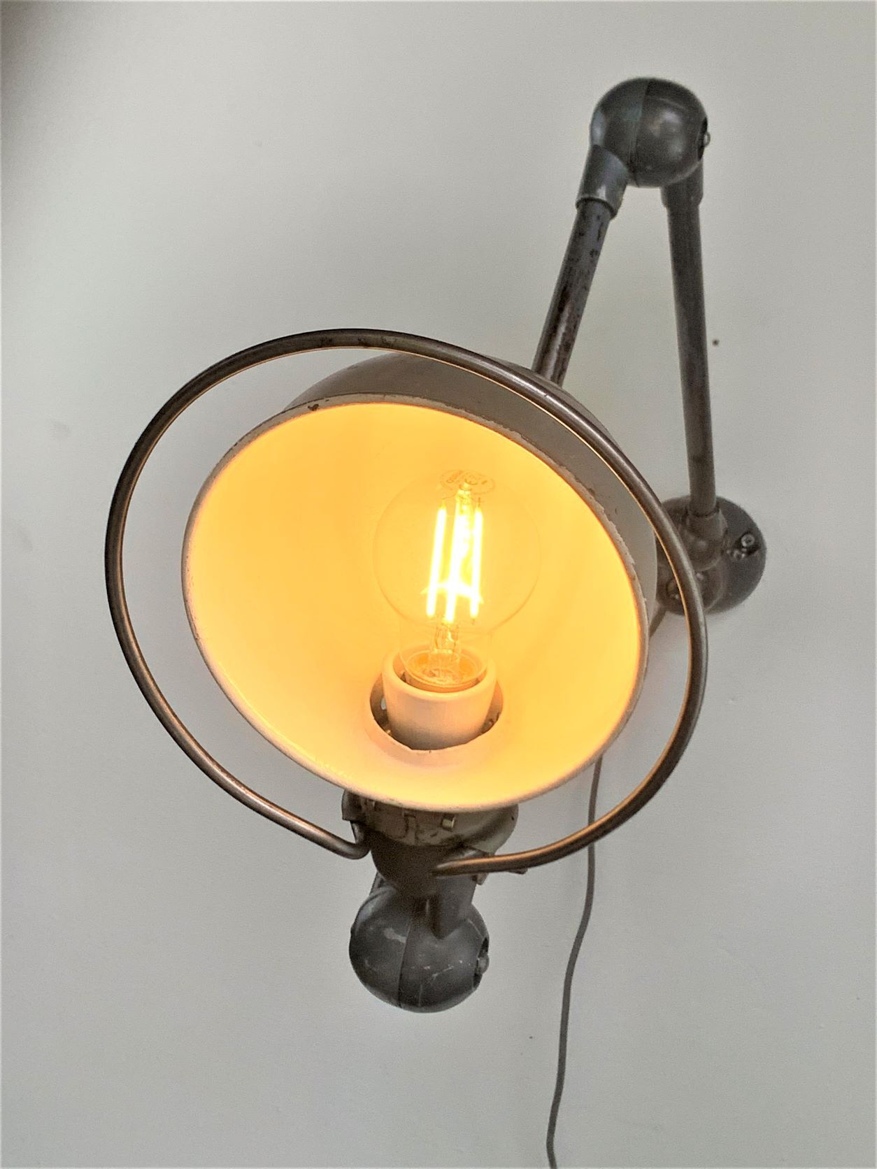 Jielde lamp from 1960 shades of gray, jielde plate