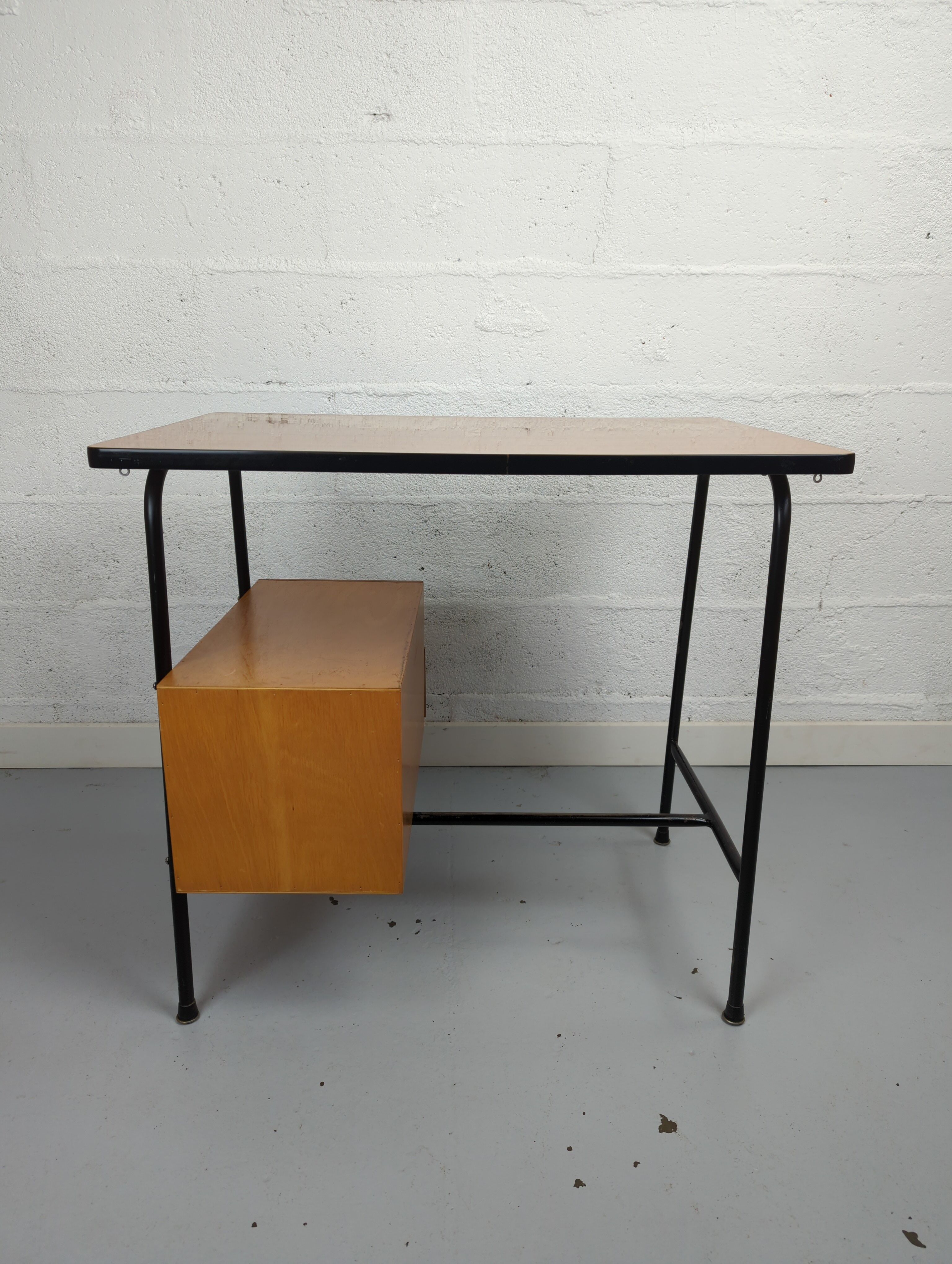 Bureau vintage formica et métal caisson deux tiroirs