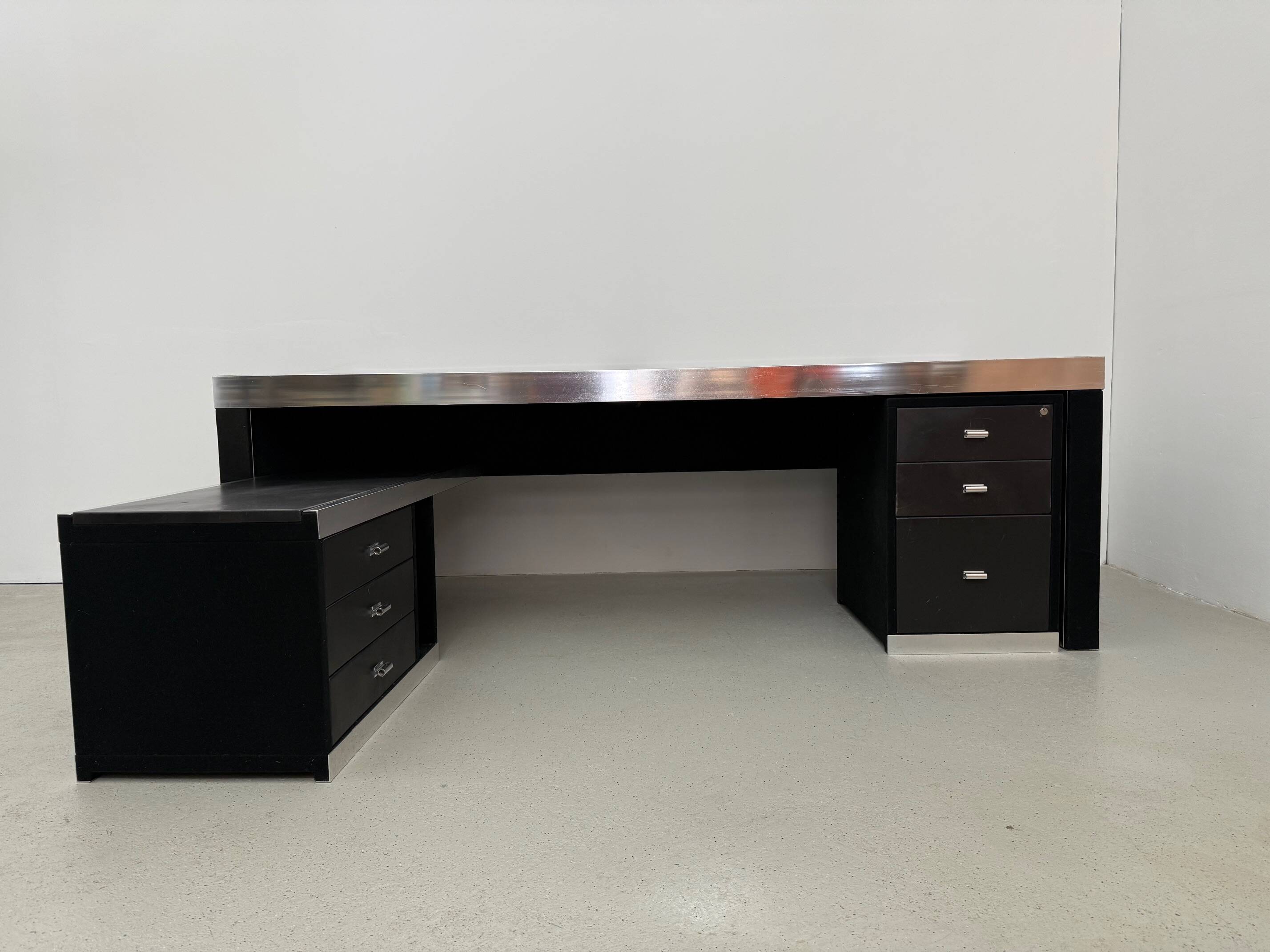 Guido Faleschini For Mariani, L-shaped Leather and Steel Desk, Italy 1970s