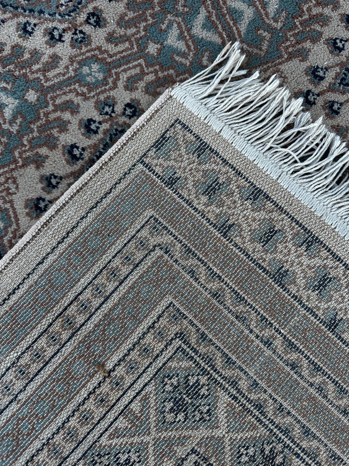 Oriental style rug 230cm x 170cm