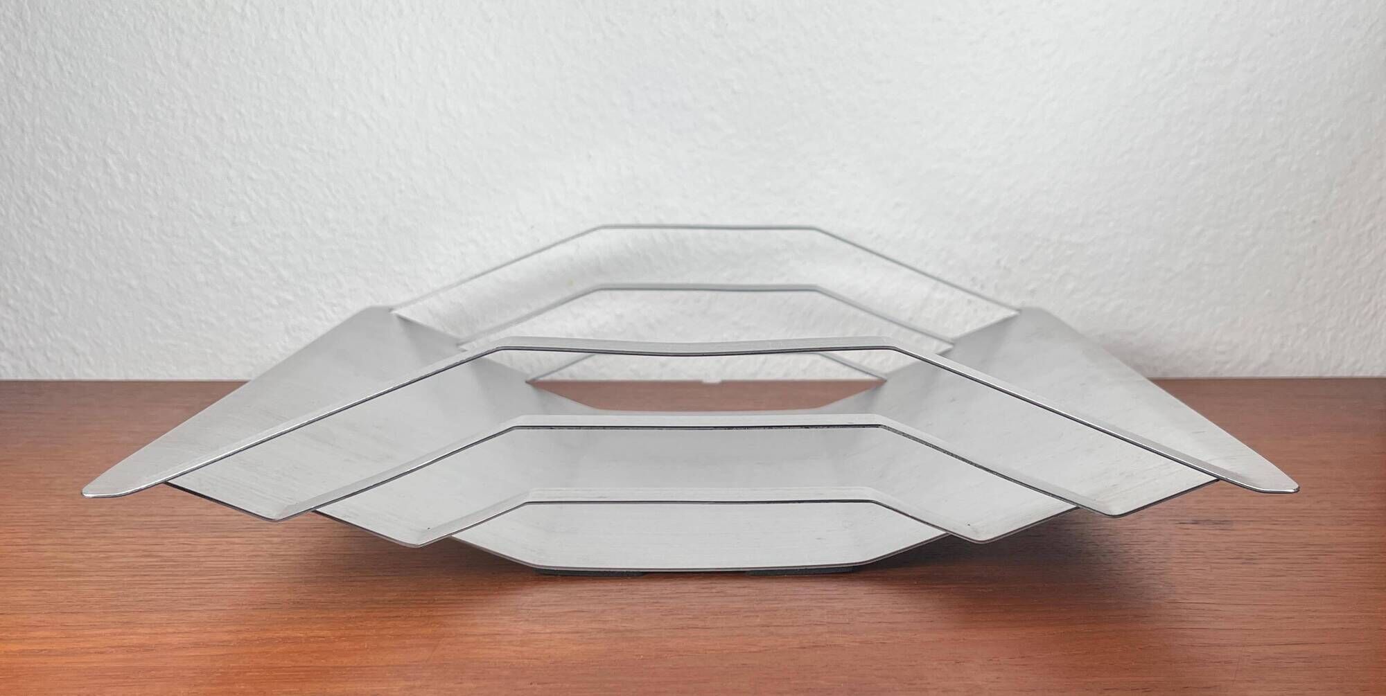 Minimalist postmodern metal fruit bowl, 1980s
