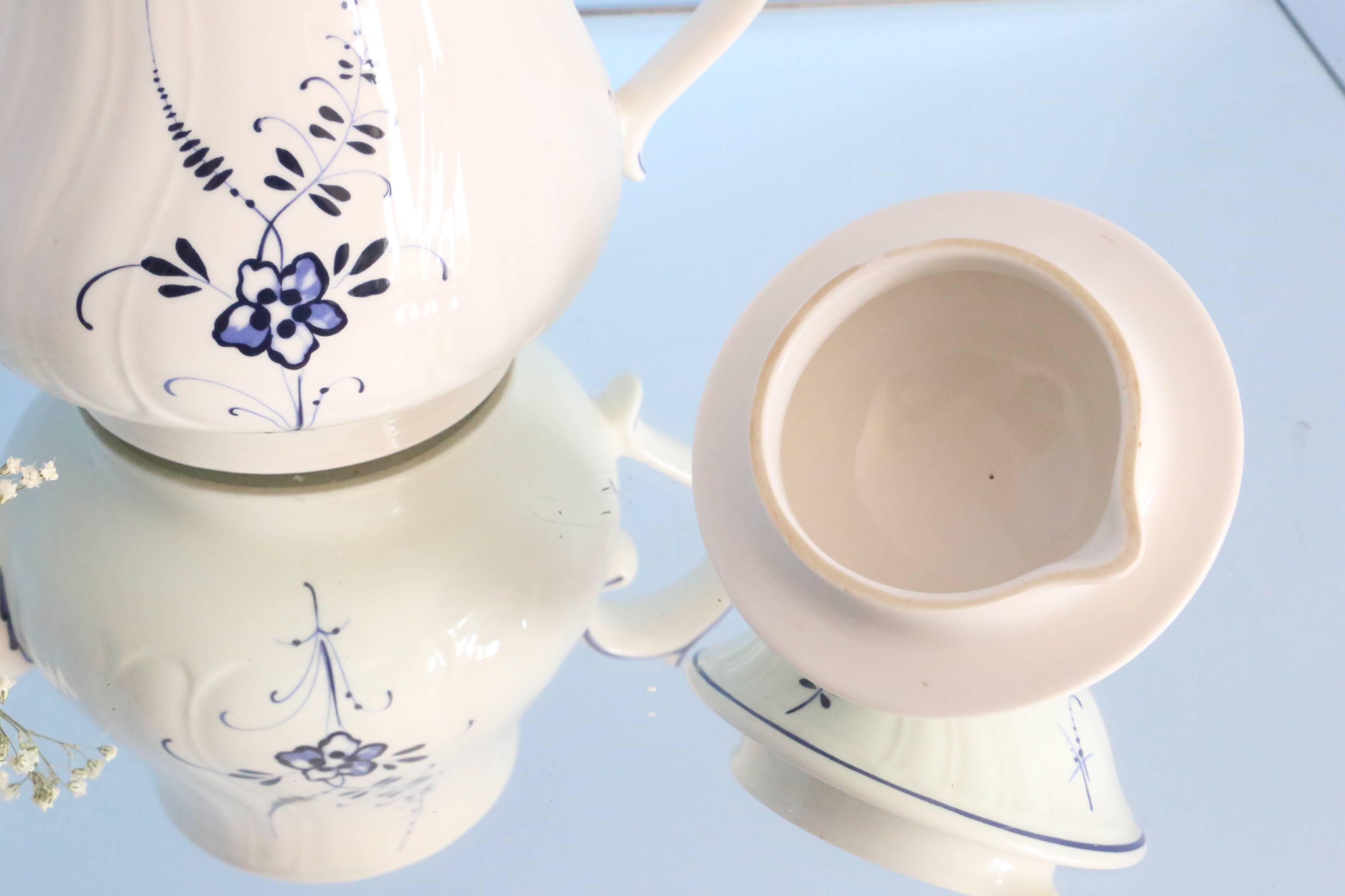 Villeroy and Boch teapot, Old Luxembourg model