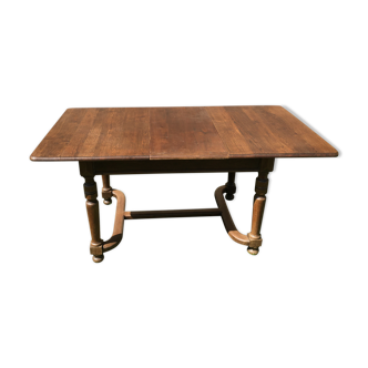 Extendable oak table
