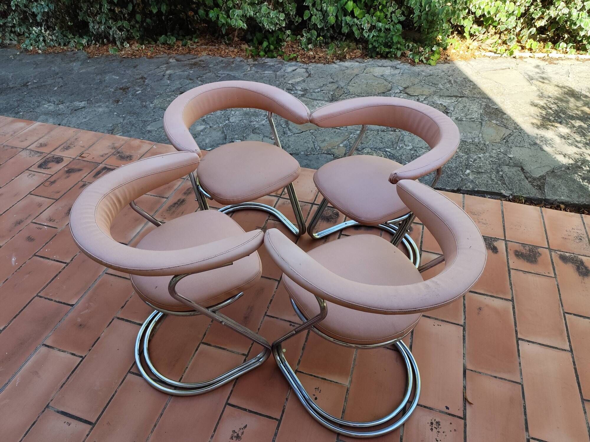 Set of 4 Modernist Swiss Zug Victori Dining Room Armchairs