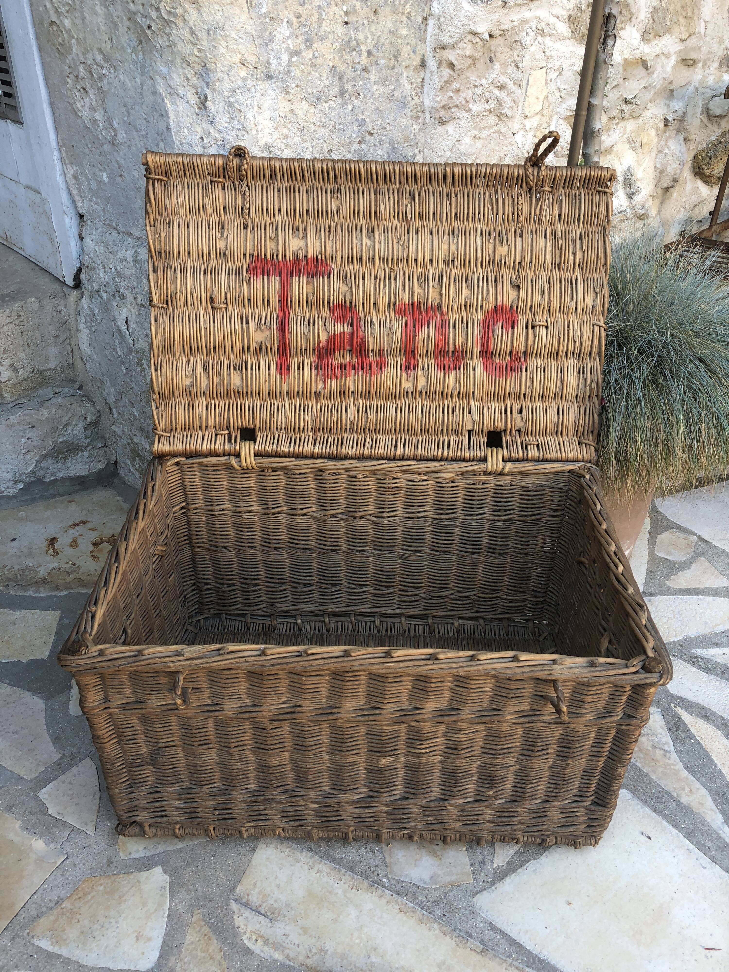 Wicker trunk  30s 40s