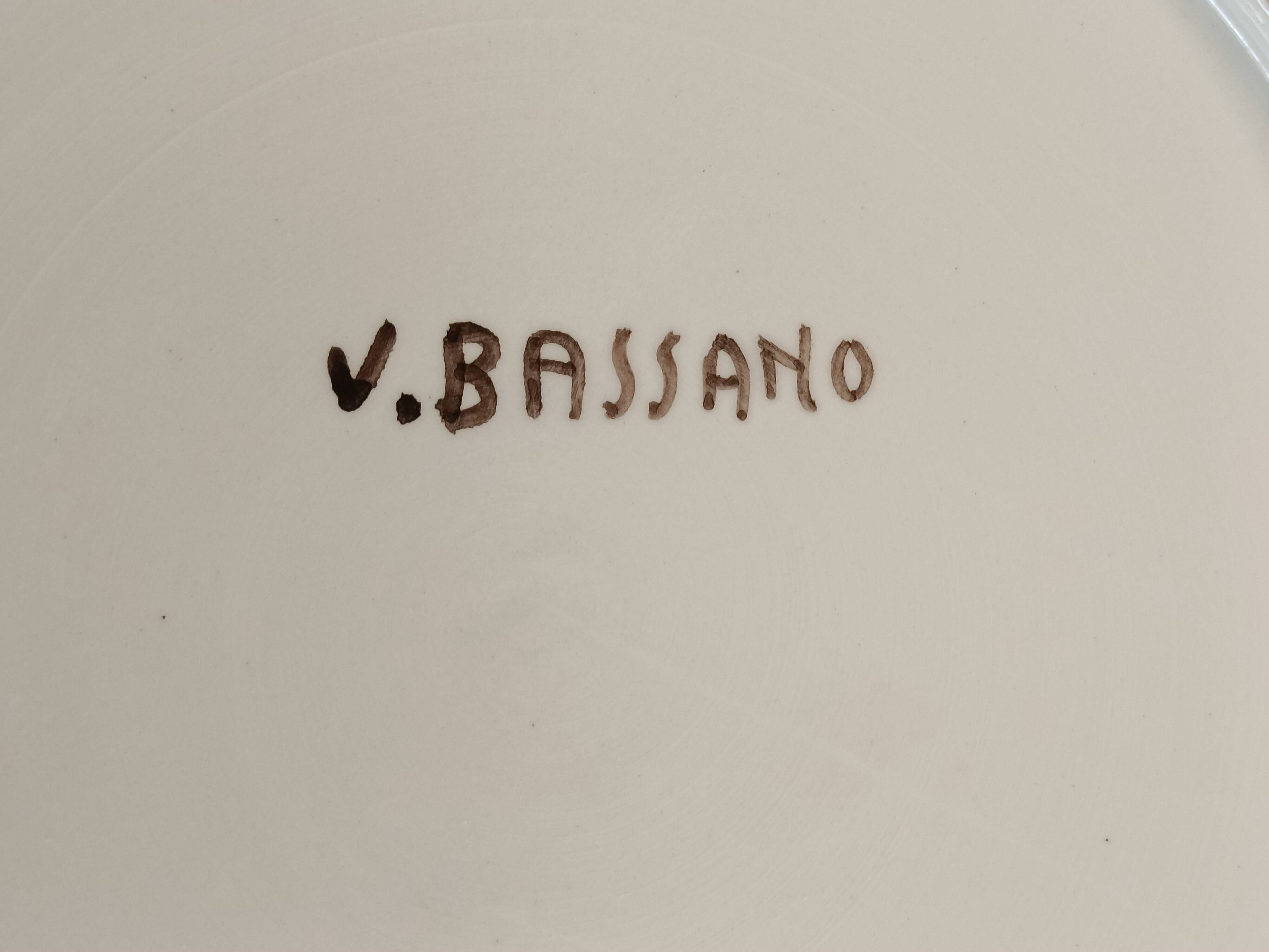 Large presentation plate in Italian art ceramic, V. Bassano