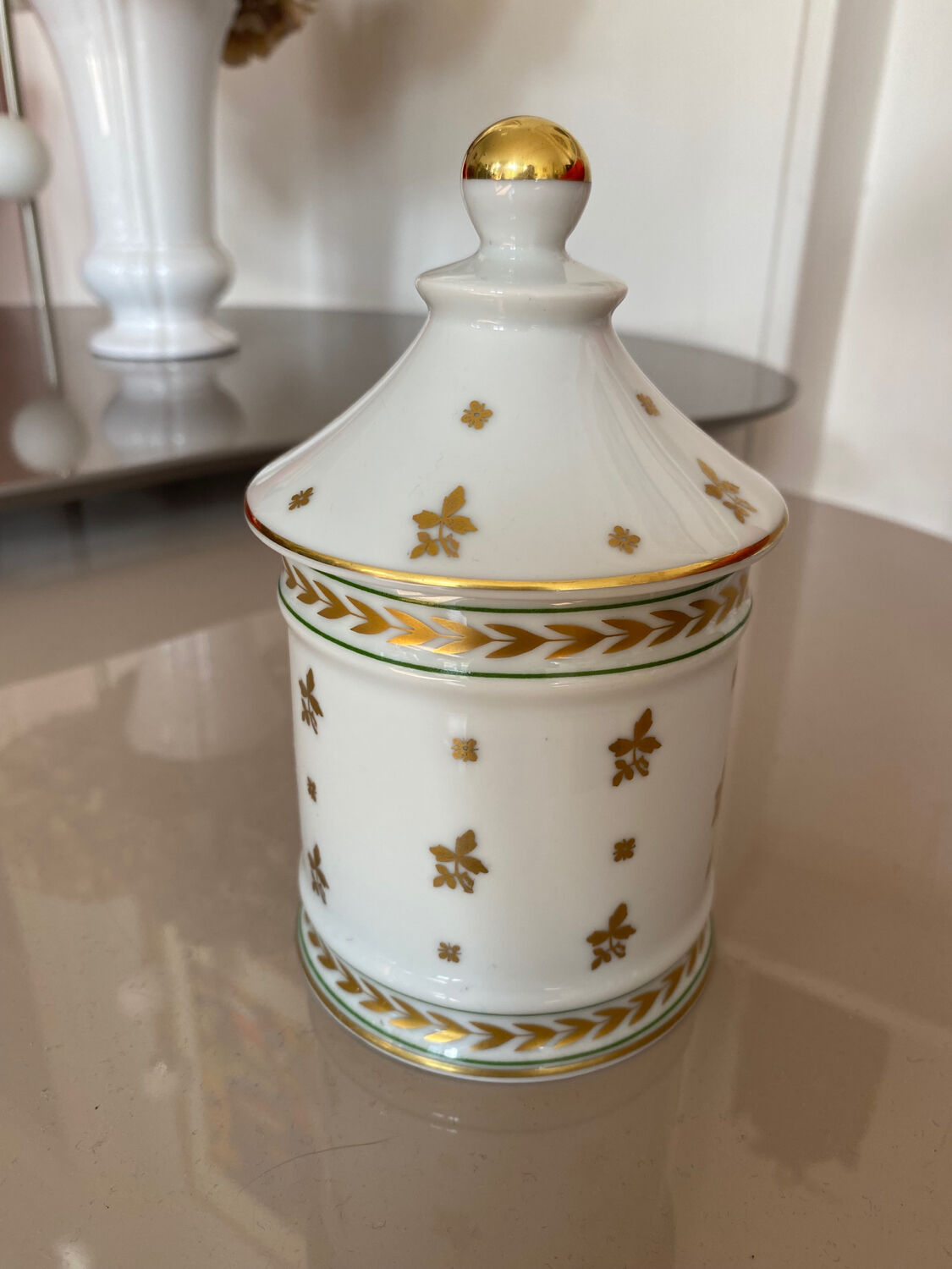 Porcelain candy box