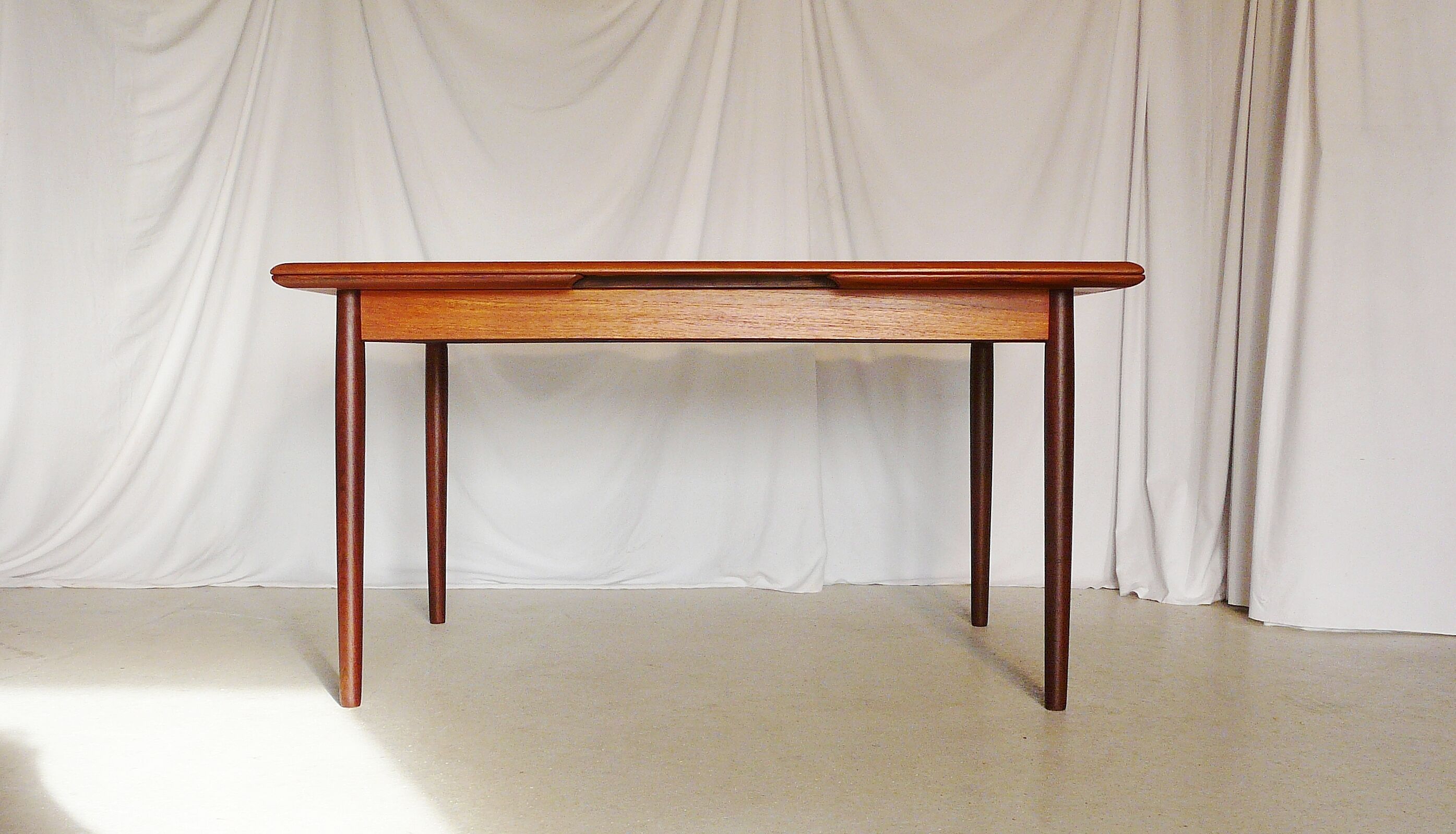 Danish teak H.P. Larsen extensible table