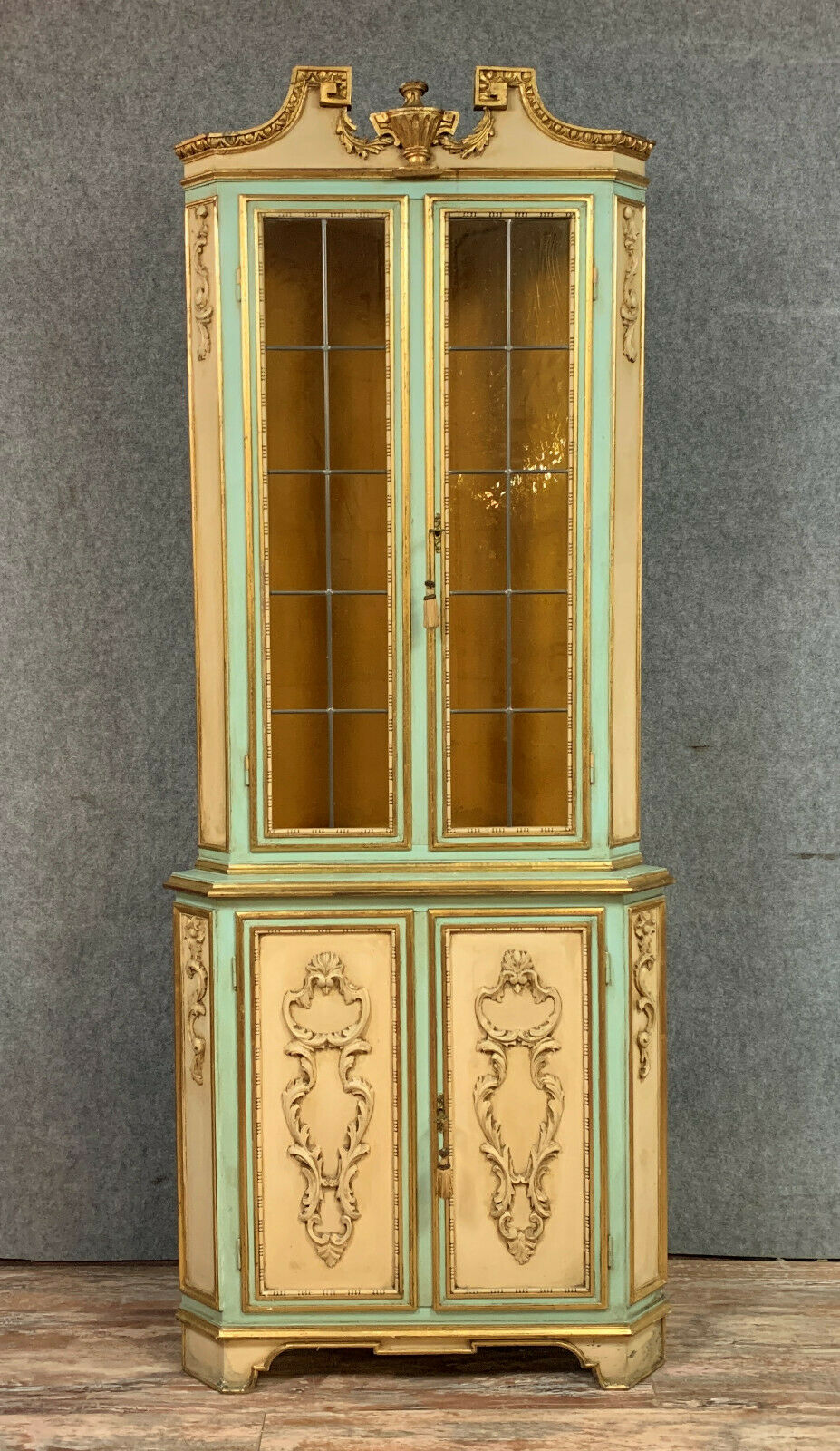 Venetian baroque notch in lacquered and gilded wood around 1900