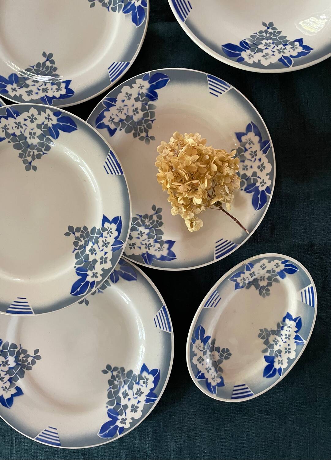 Lot 6 flat plates, 1 dish, 1 Ceranord Saint Amand Vintage 1950s dish