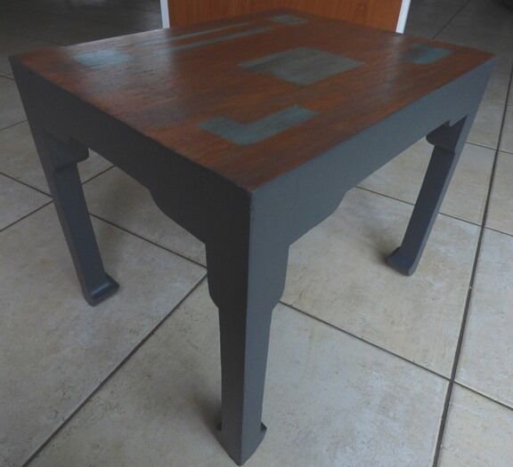 Table basse ou bout de canapé en bois