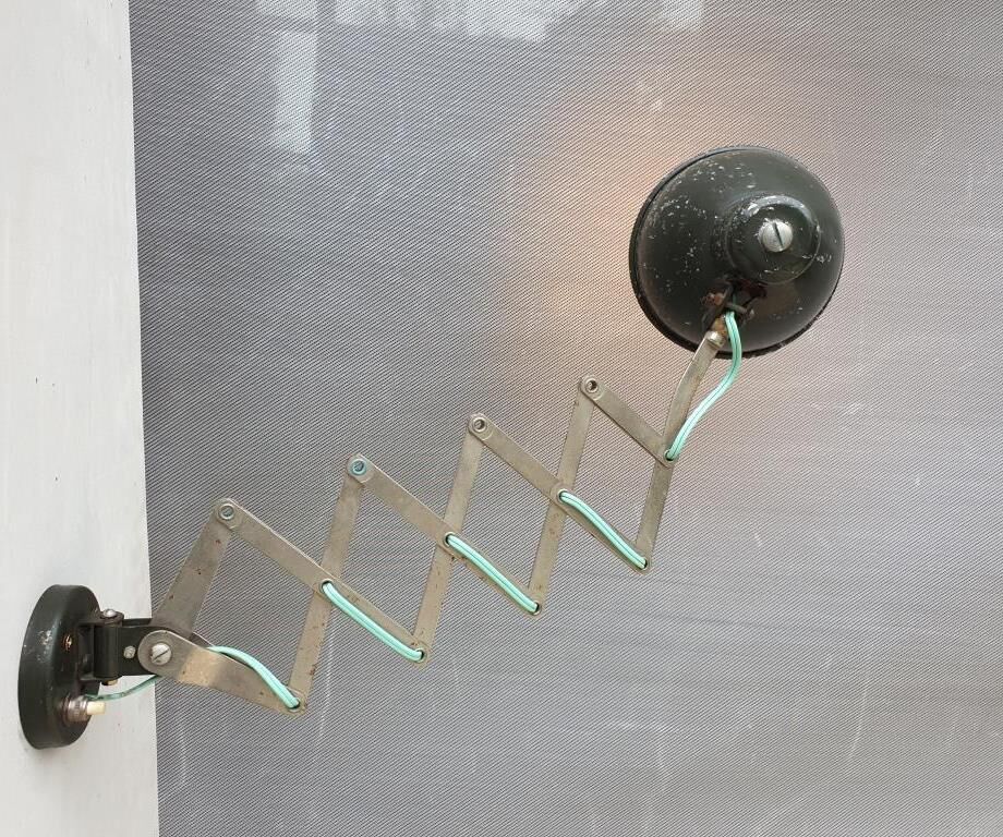 Accordion lamp 1950 push button on base