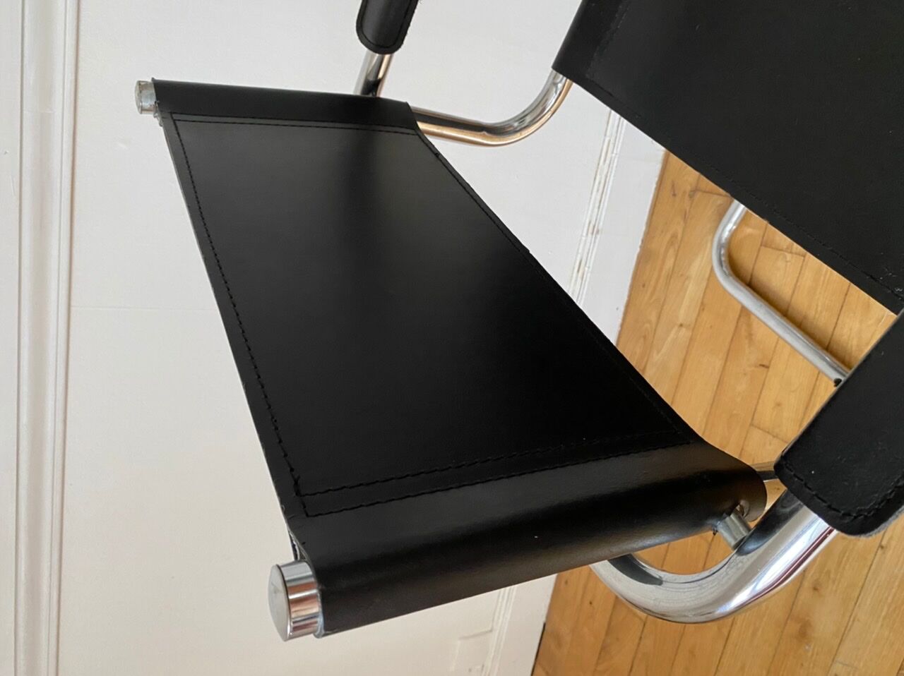 Cantilever bauhaus armchair