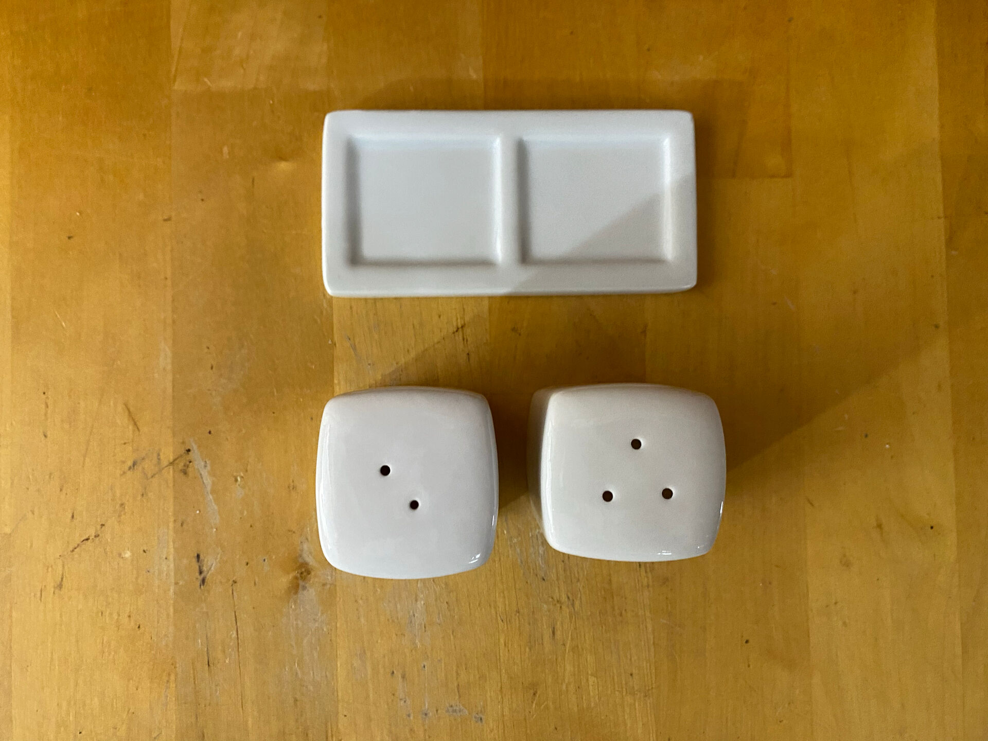 Salt & pepper shaker + genevieve lethu plate porcelain france vintage