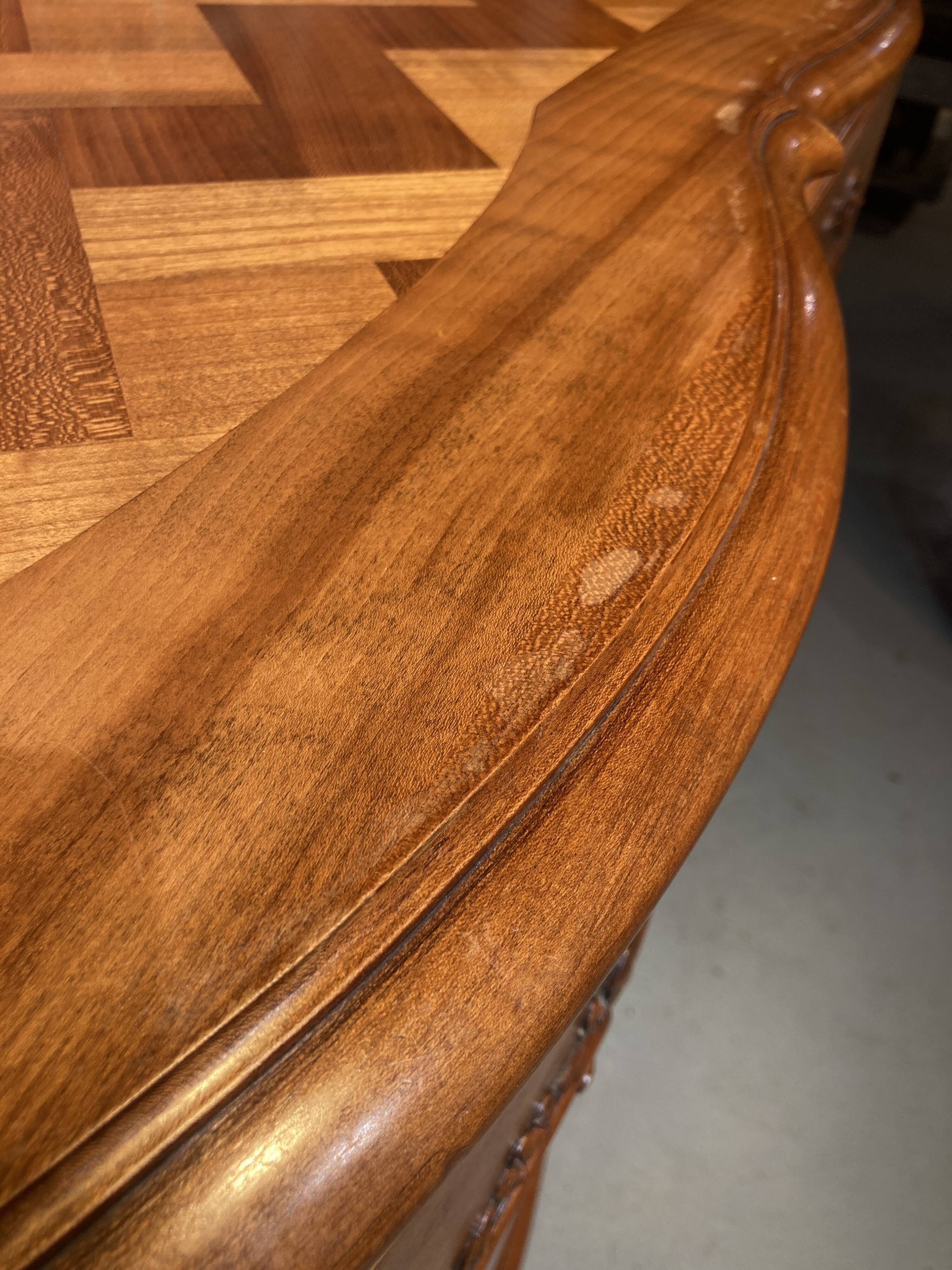 Louis XV style sideboard, 3 doors with lock, glass top.