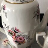 Serving part consisting of a coffee maker, 4 cups and a milk jug