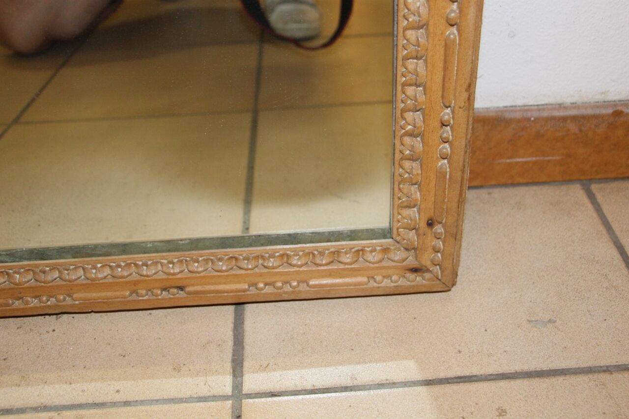 Carved wooden mirror -18th