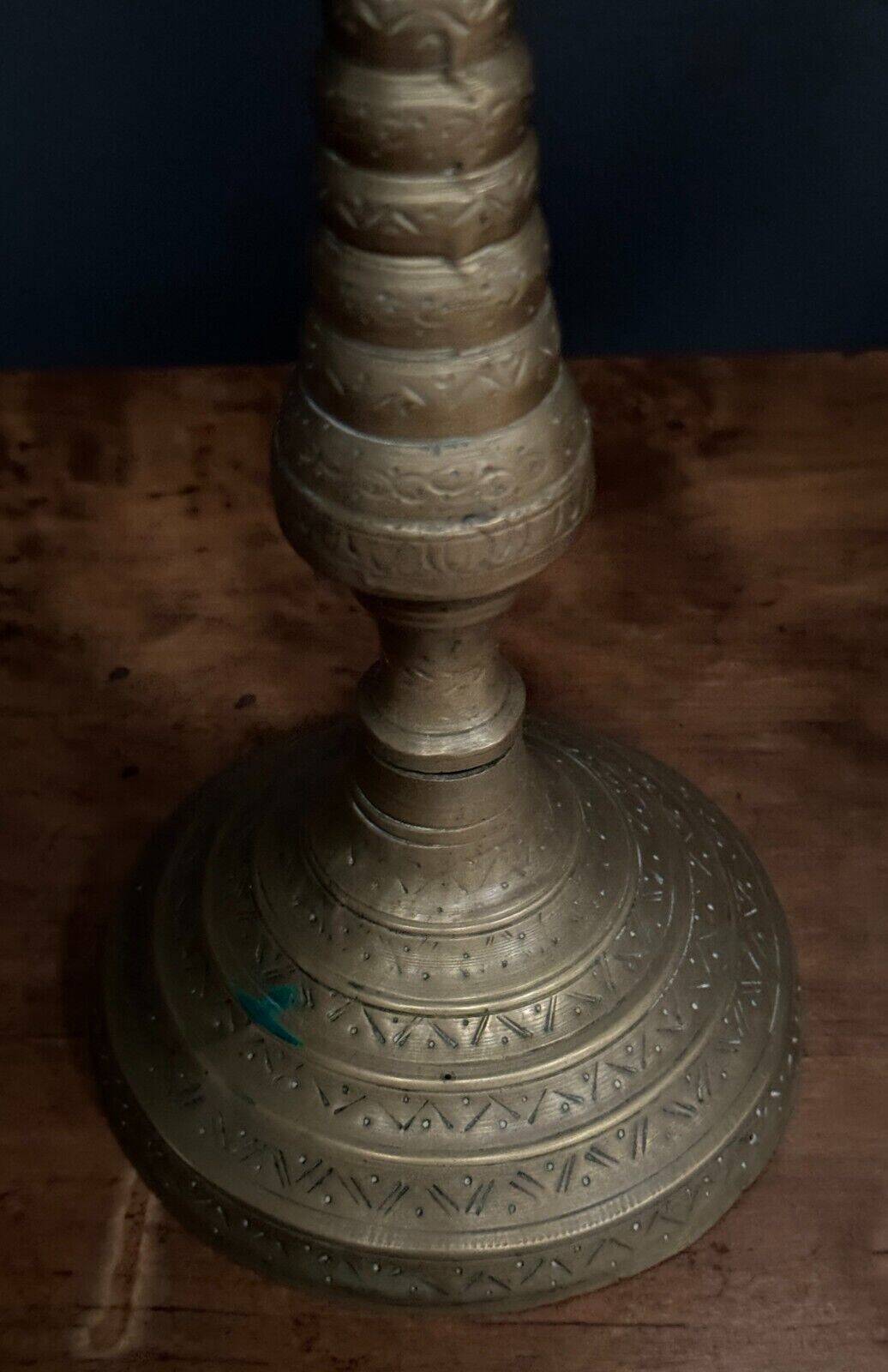 Fake pair of oriental candlesticks in engraved bronze mid-20th century