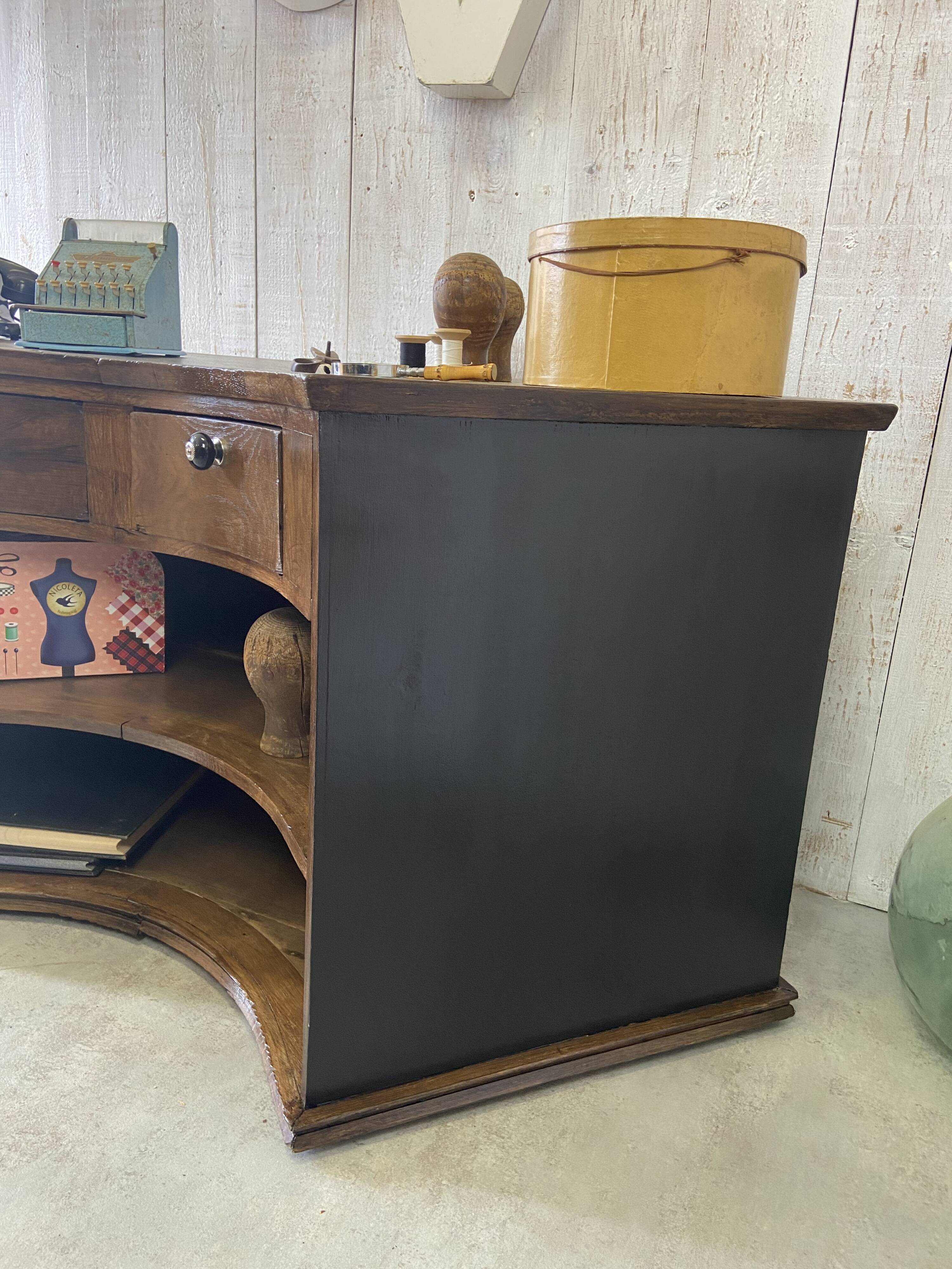 Ancien comptoir de mercerie