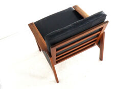 Illum Wikkelso for Niels Eilersen Capella armchair