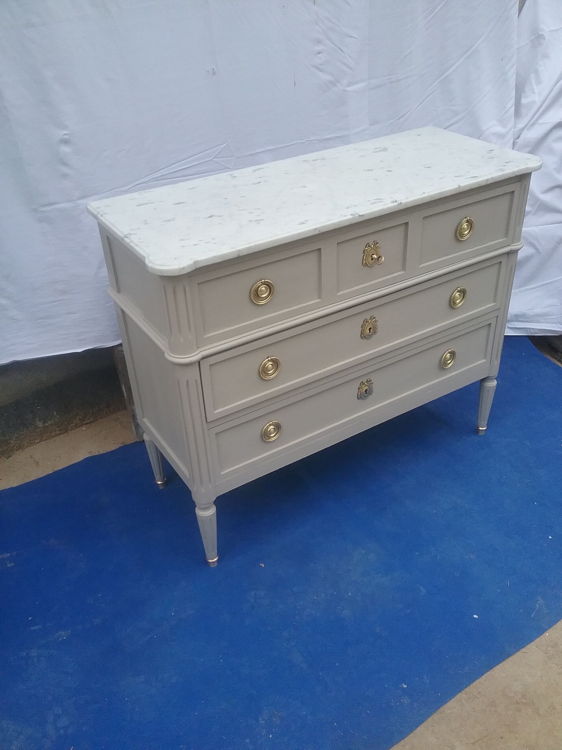 Commode style Louis  XVI