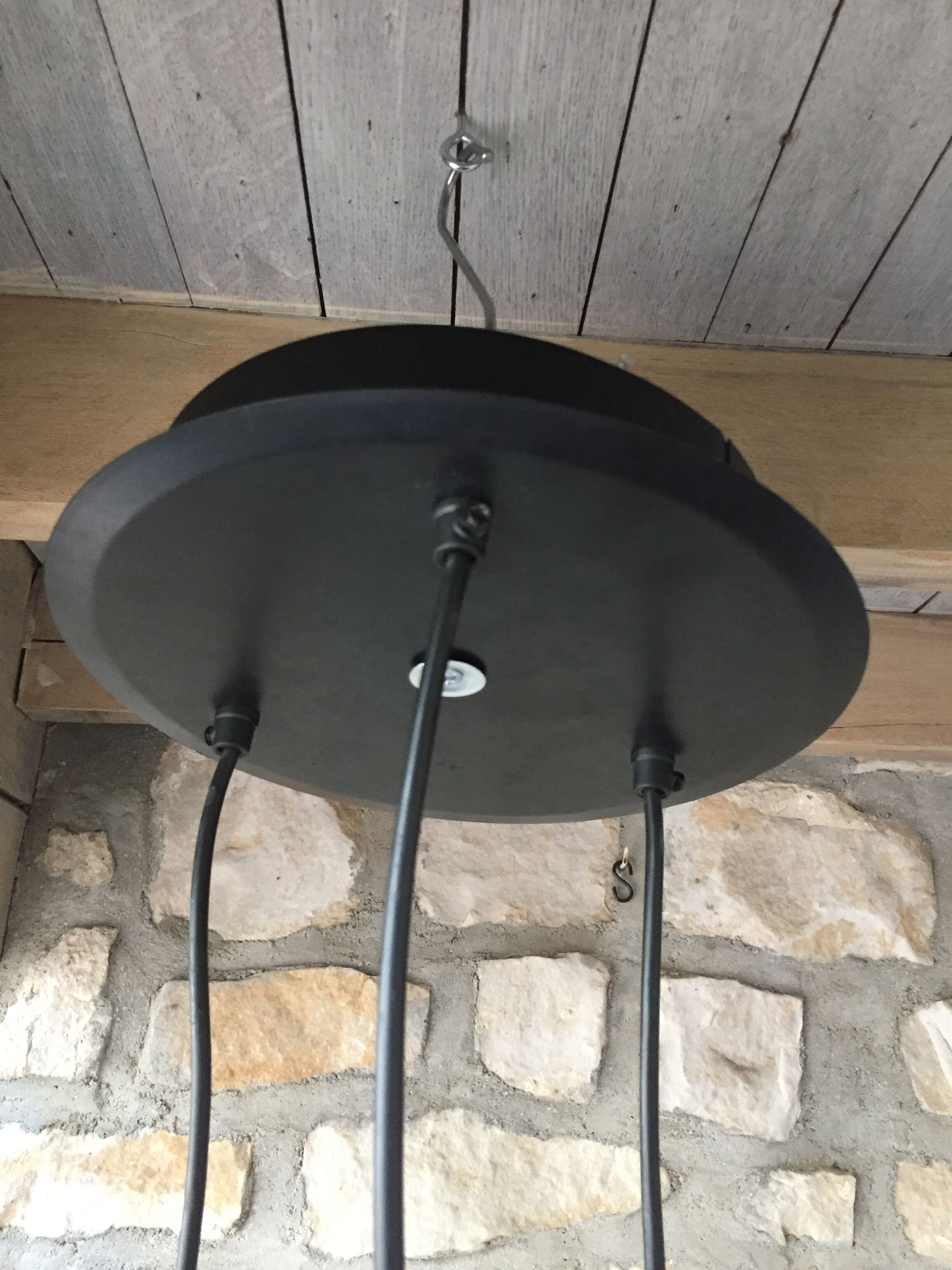 Suspension in frosted glass