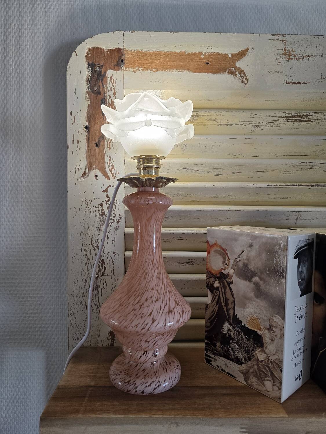 Clichy glass table lamp with pâte de verre rose.