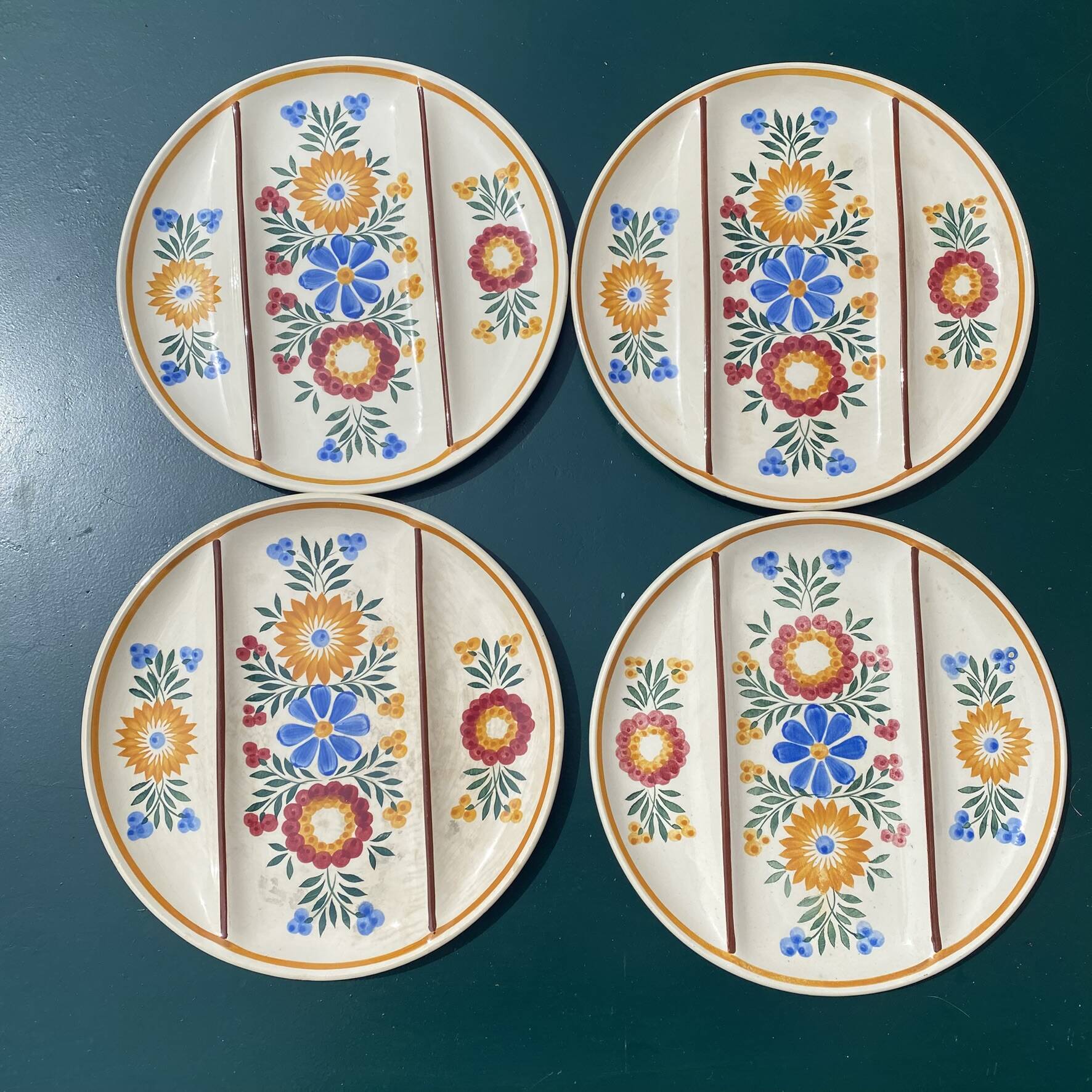 Assiettes décor floral peint Printemps