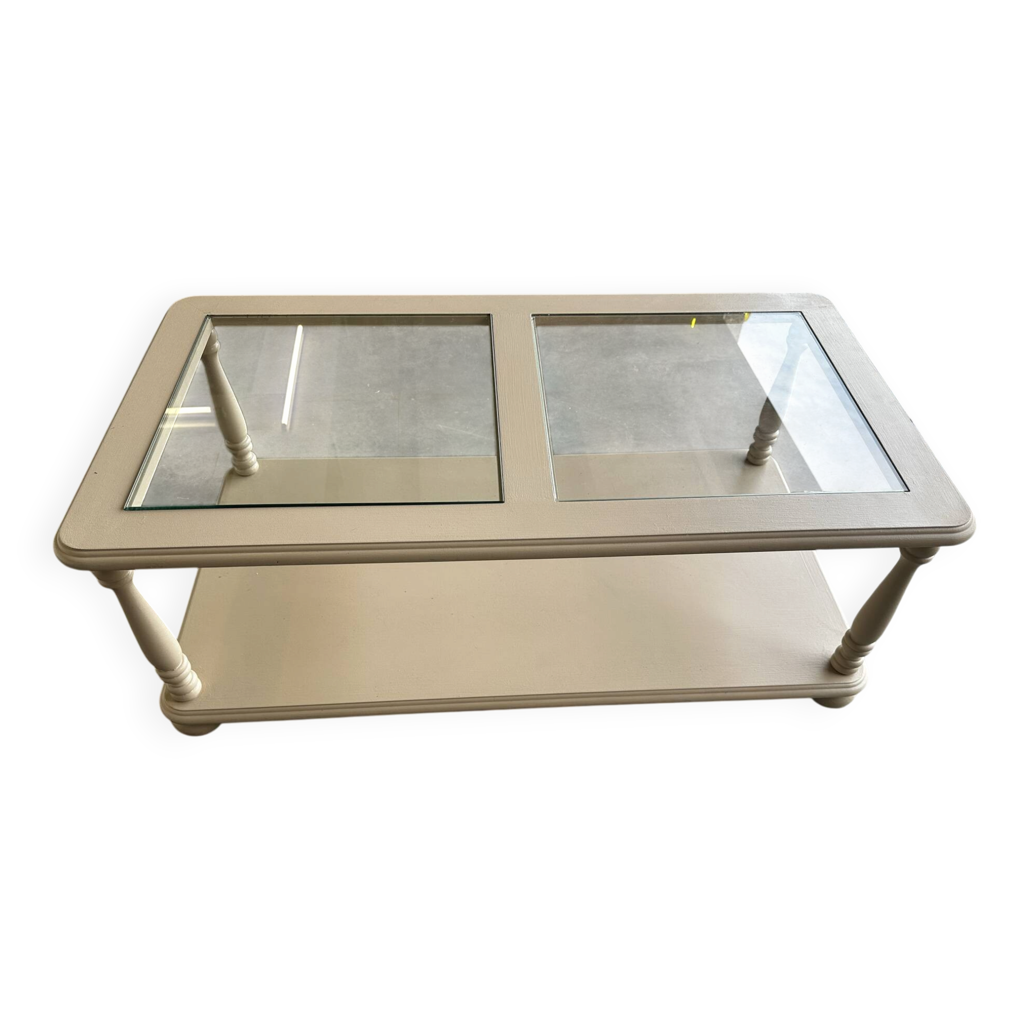Table basse vintage crème rosé à double plateau et verre