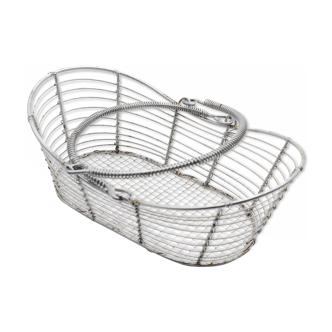 Metal egg basket