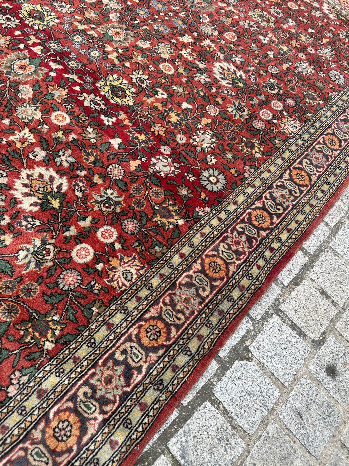 Vintage Turkish carpet Hereke end knoated hand 150x225 cm