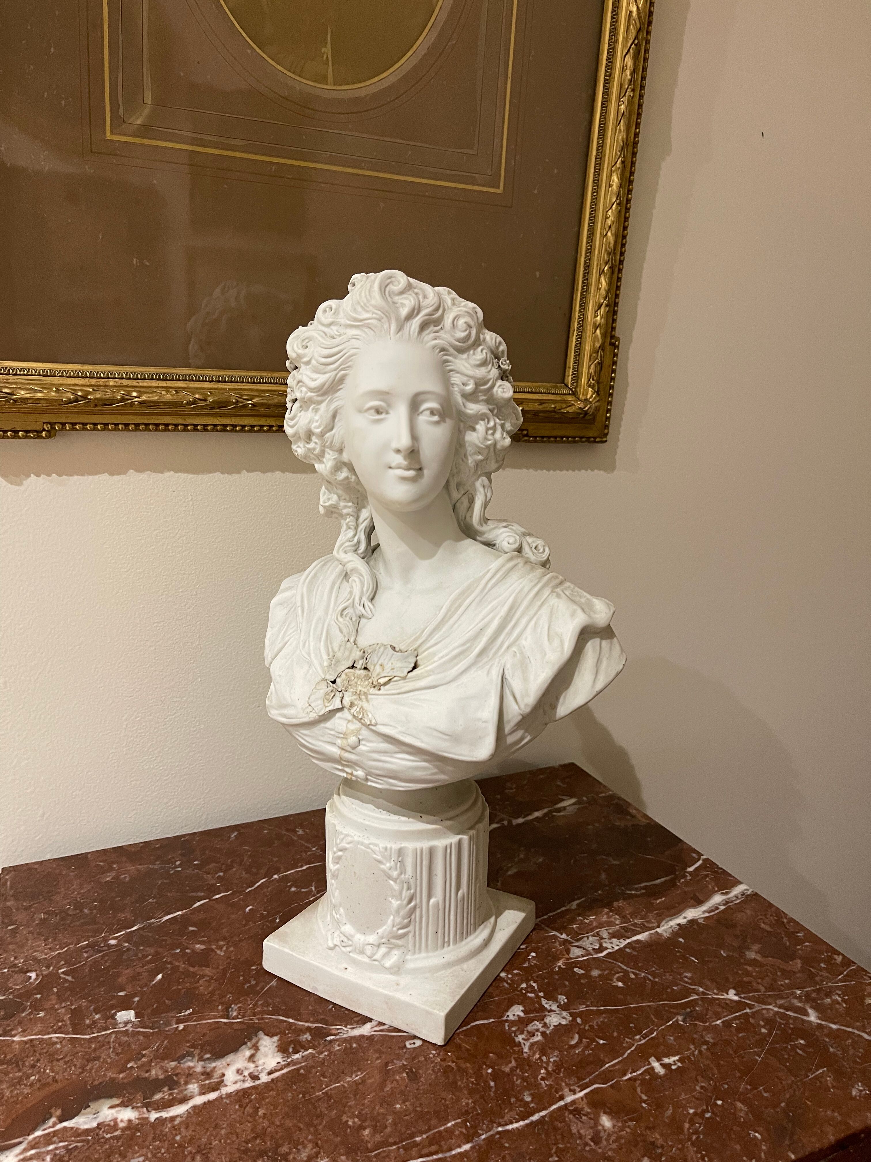 Buste en biscuit de Marie Louise de Savoie