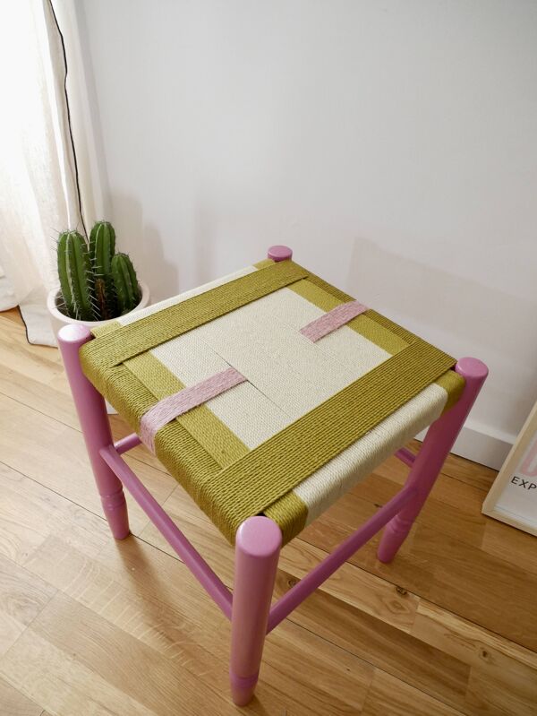 Tabouret bois . Tabouret vintage . tabouret tissé