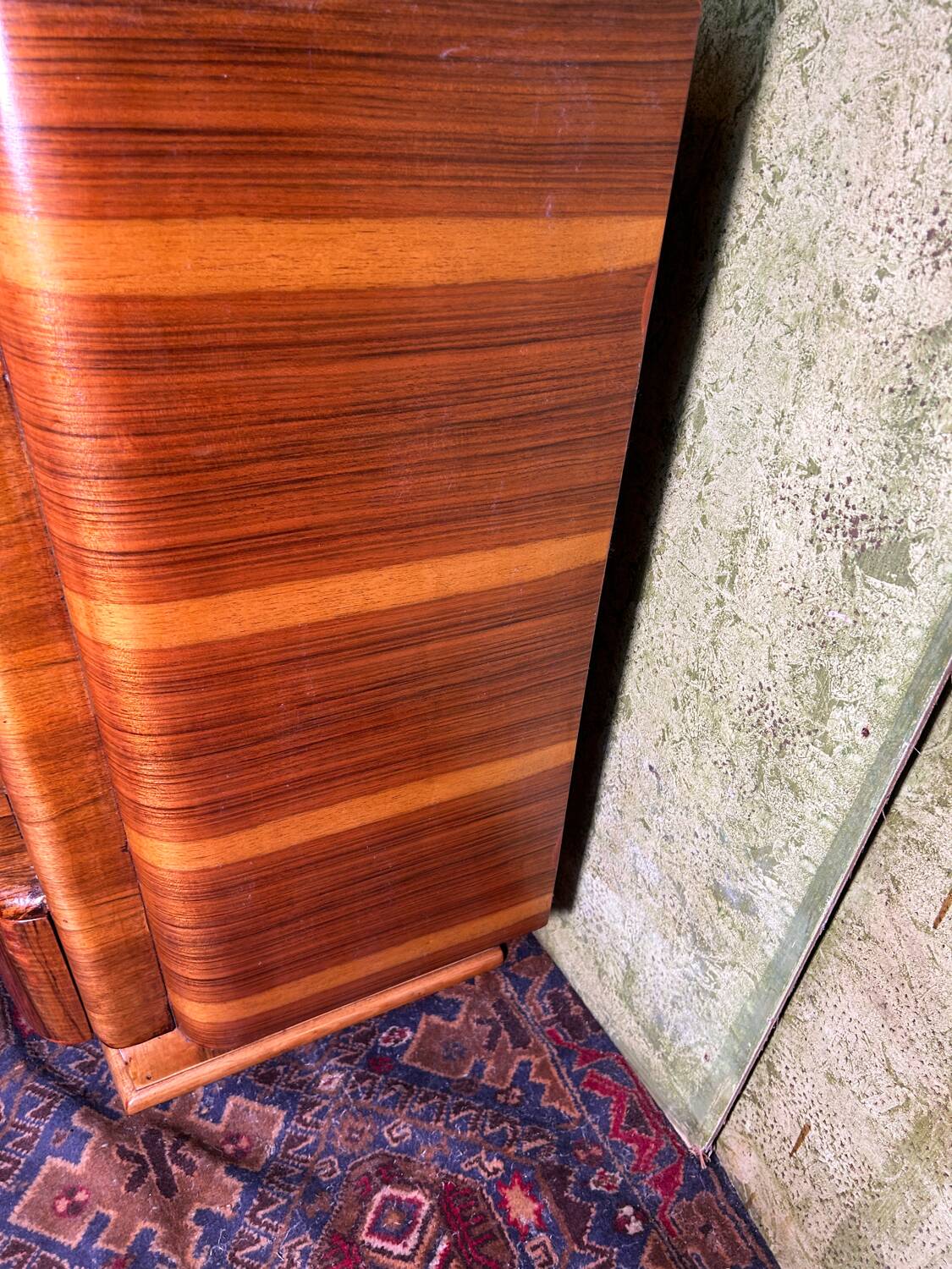 Art decó vintage Brocante burr walnut cocktail bar sideboard