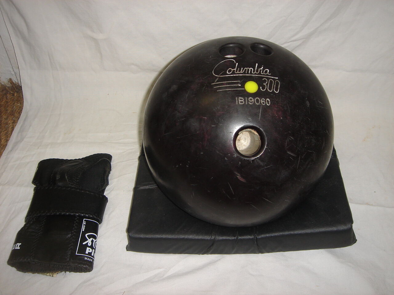 1980 bowling ball Selency