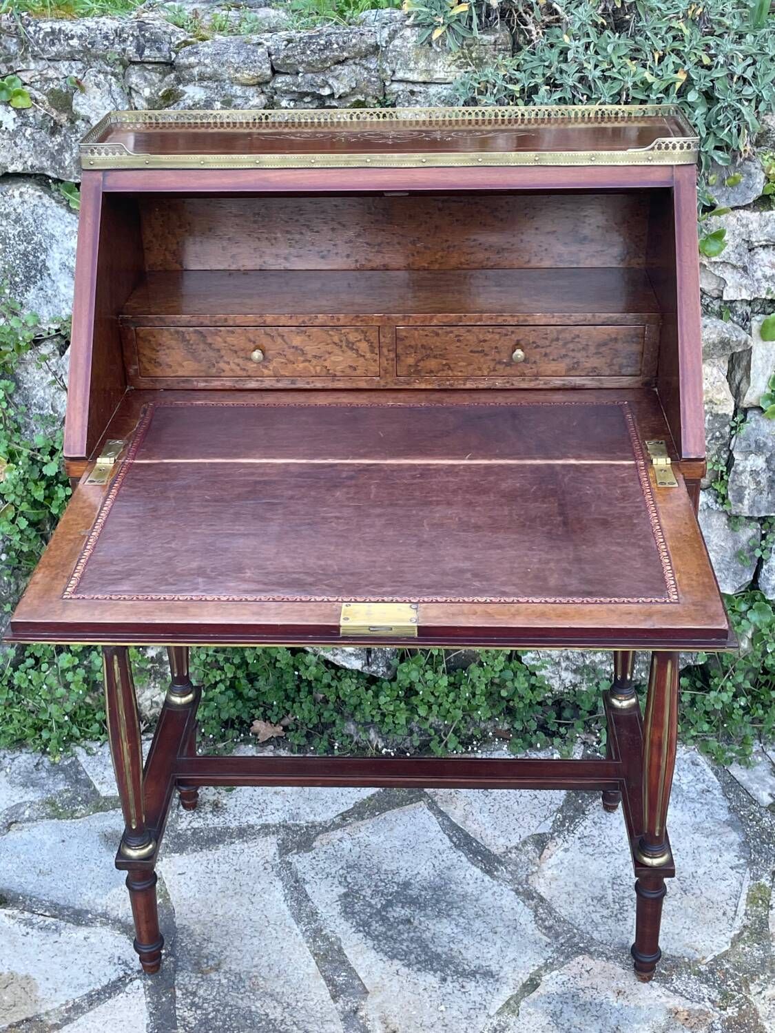 Small lady's secretary in mahogany and gilded brass from the Napoleon III period.