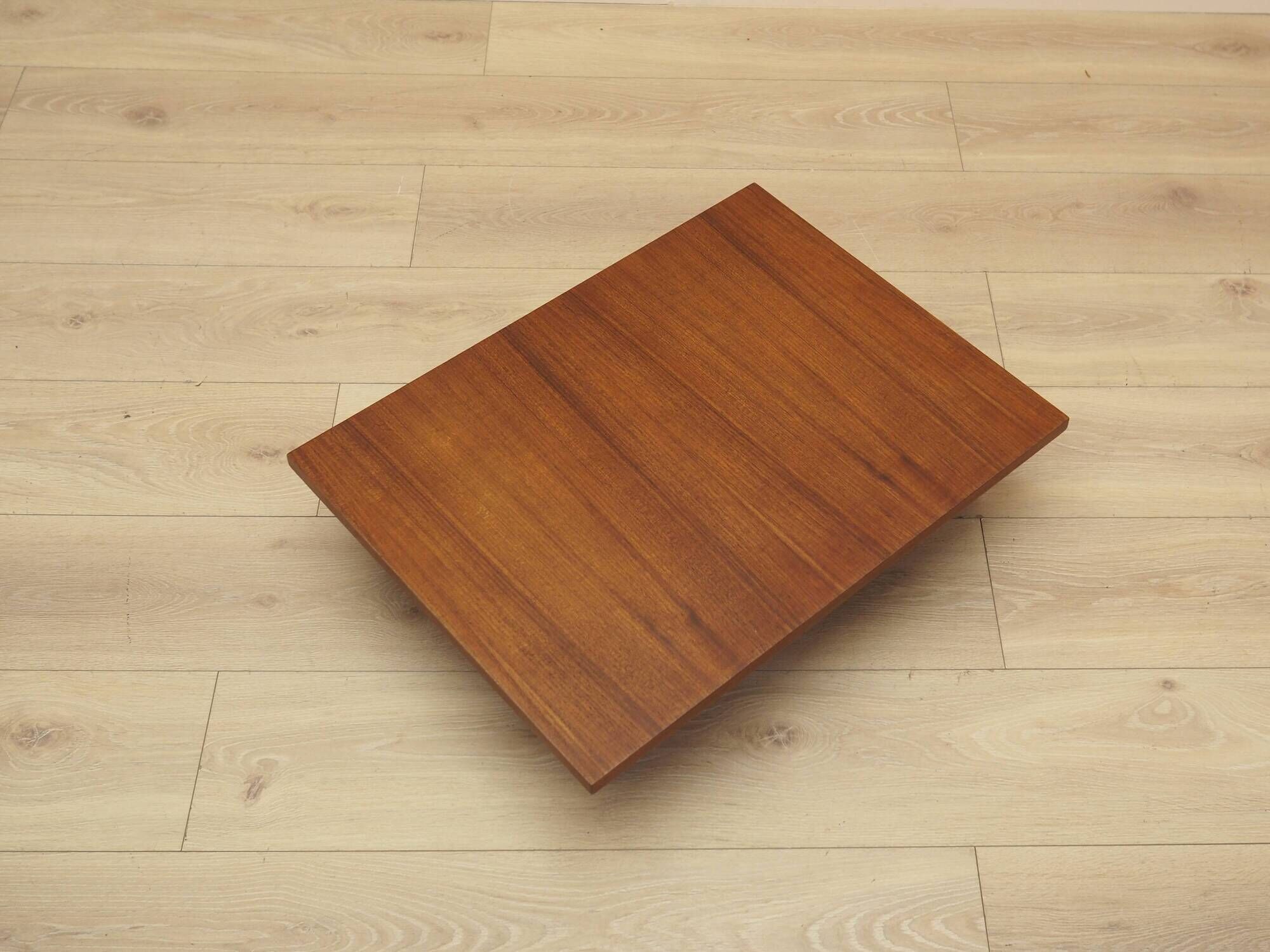 Table basse en teck Ole Bjerregaard, Sorø Terminalborde, années 1980.
