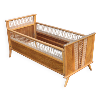 Lit enfant en rotin et bois