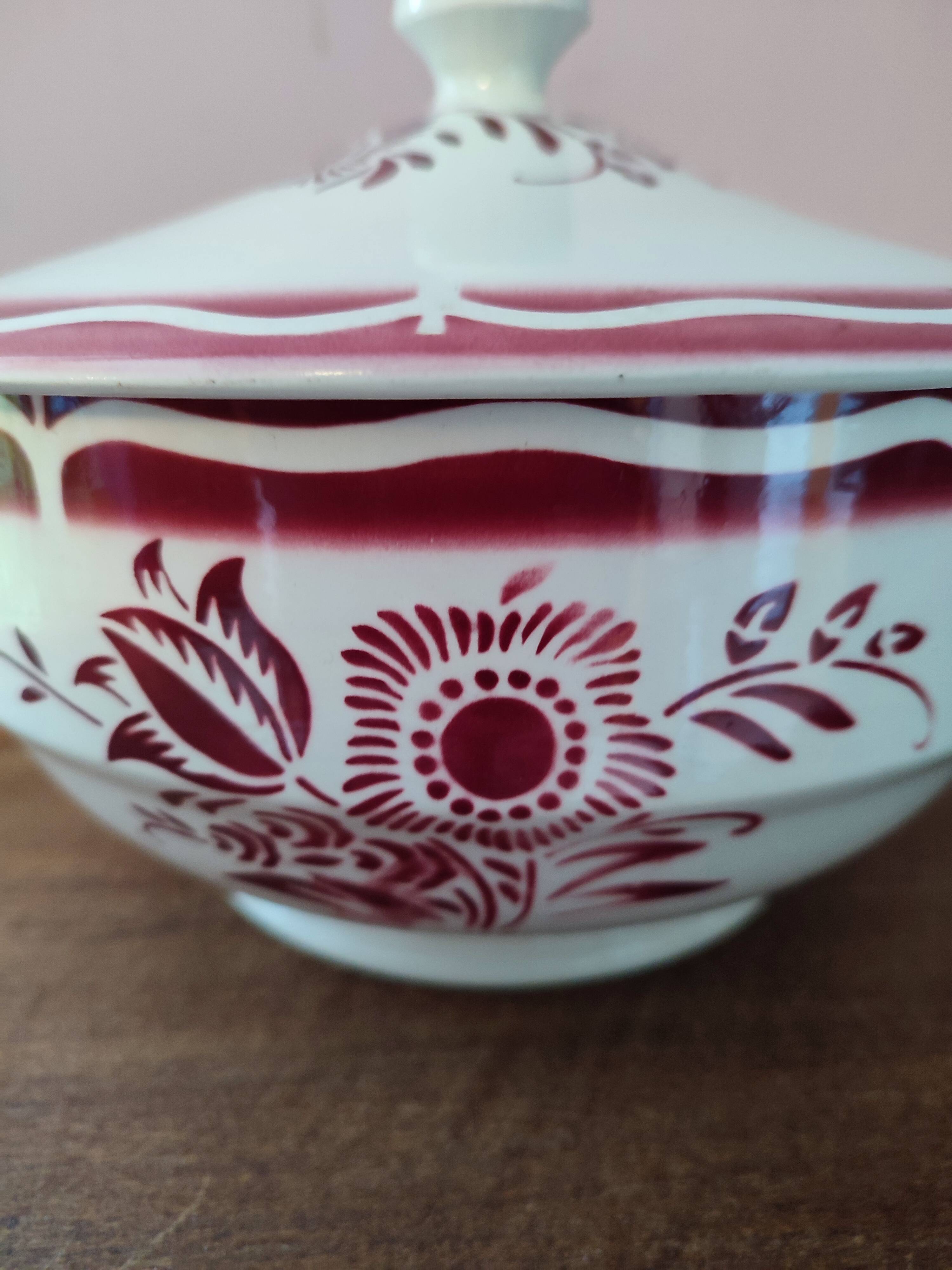 Sarreguemines earthenware soup tureen