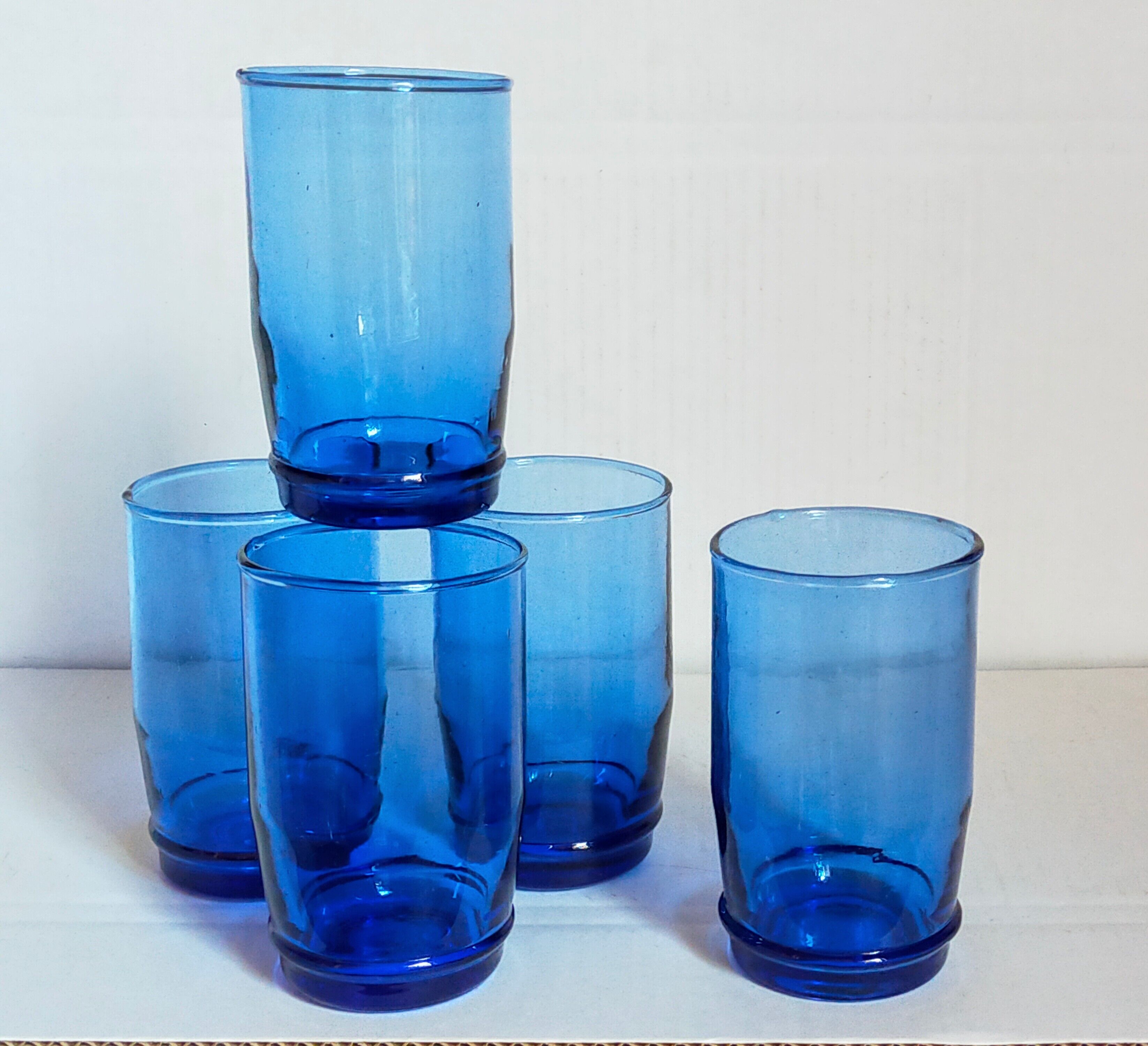 Cinq verres de verrier en verre soufflé vintages
