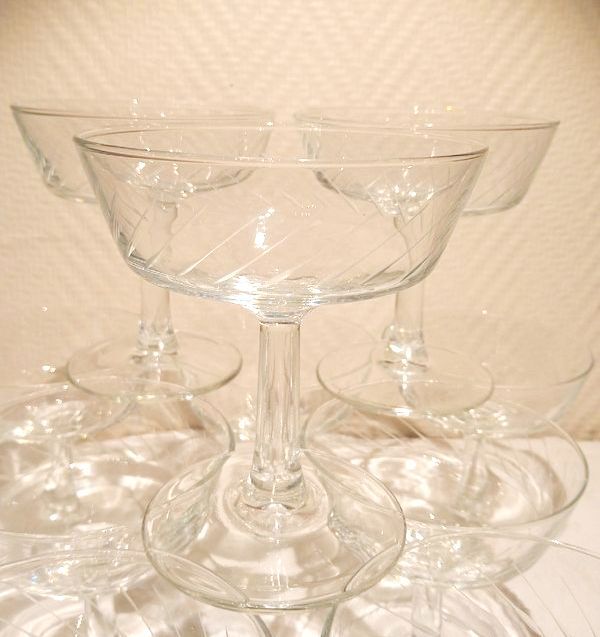 Lot de 10 coupes à champagne cristal taillé
