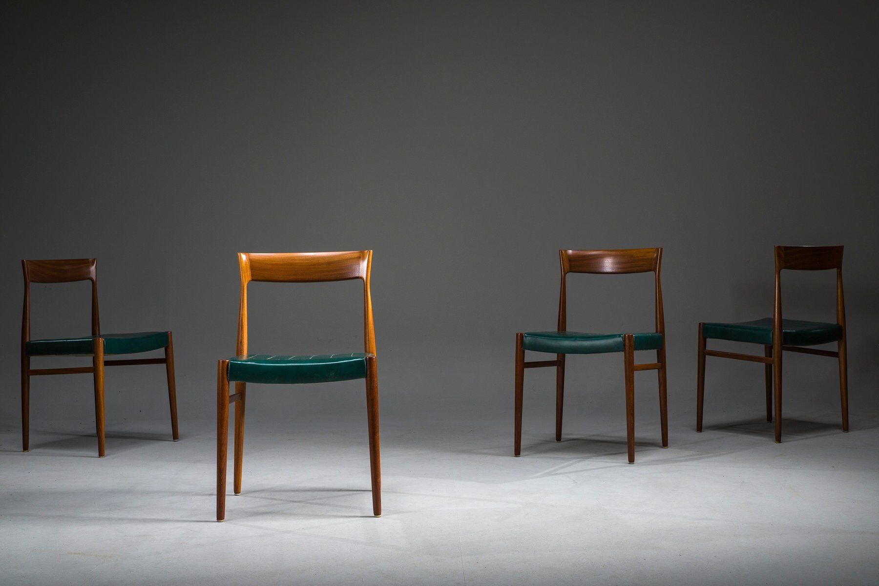 Chaises de salle à manger en similicuir vert botanique, années 1970, lot de 4